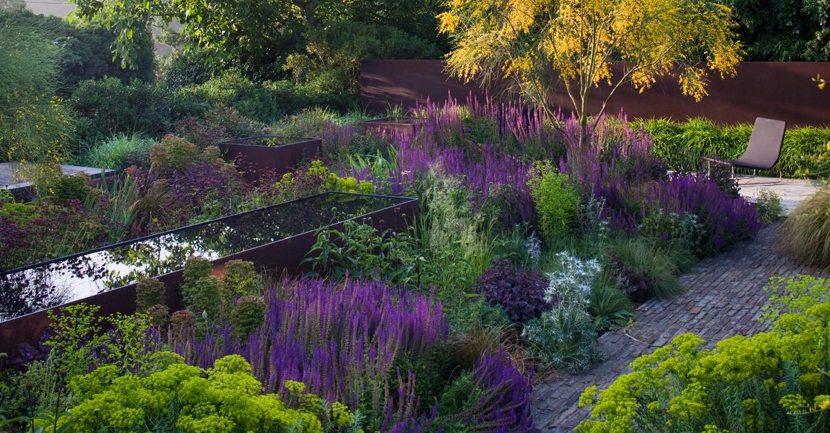 Three Gardens in Late Spring: The Plant Library, The Barn Garden ...