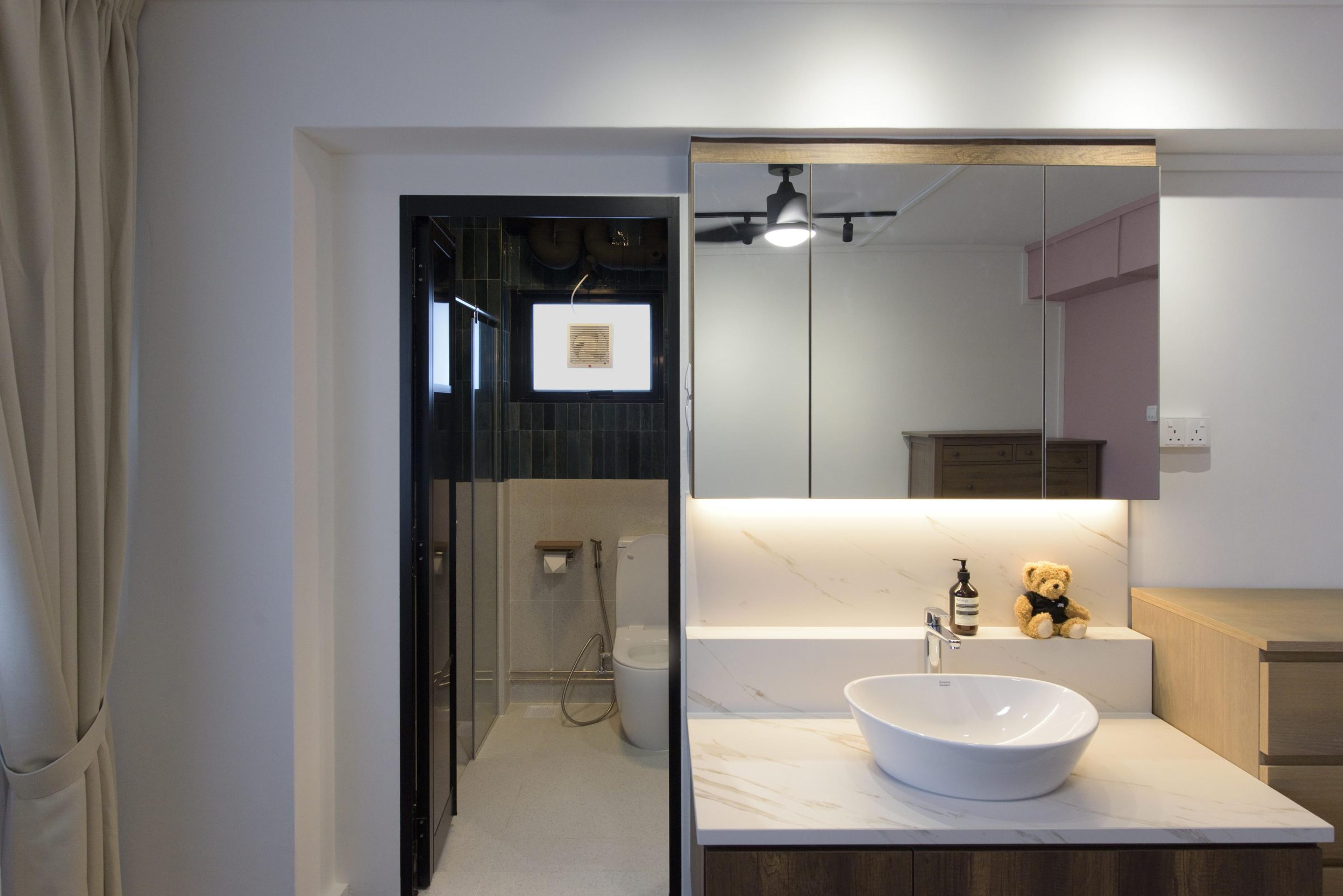 Bathroom vanity — 149 Pasir Ris