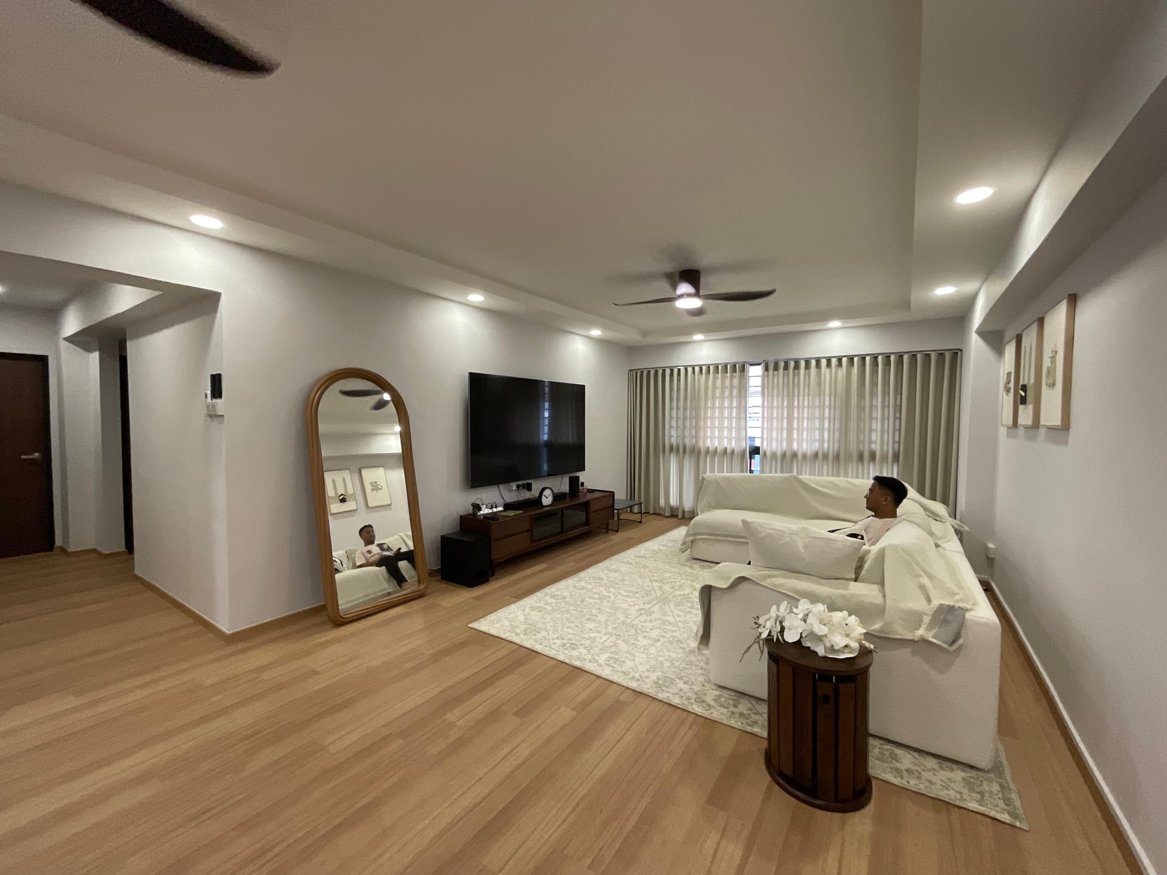 Living room — 682 Woodlands
