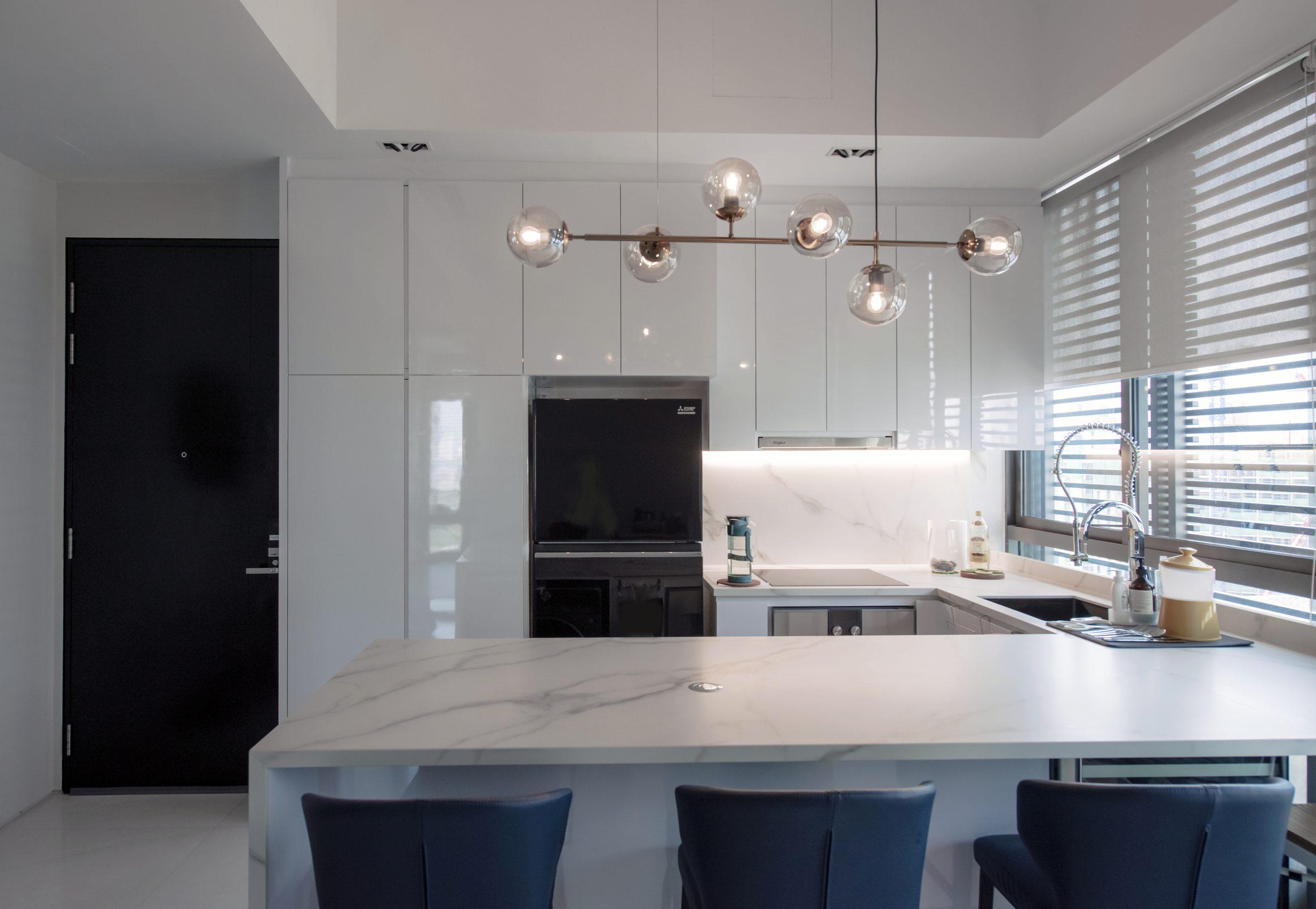 Kitchen island — The Cape