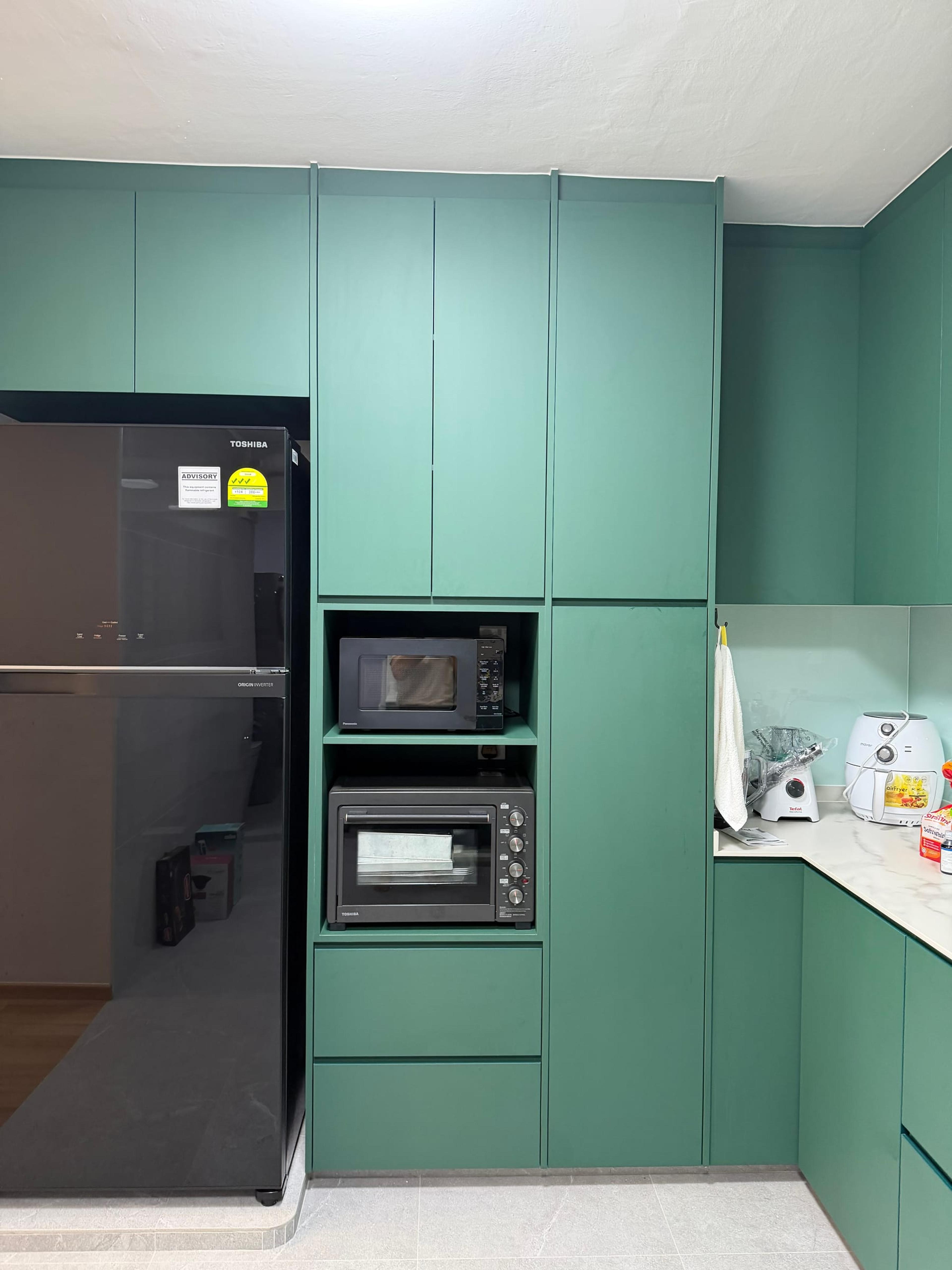 Kitchen — 682 Woodlands