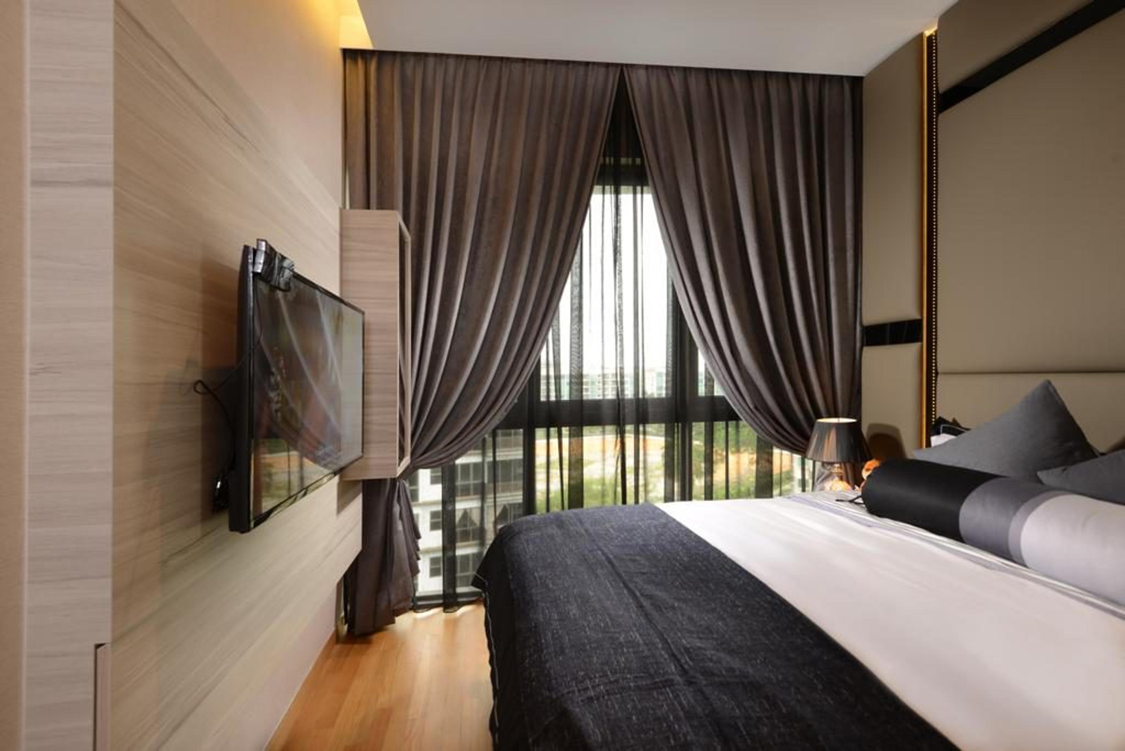 Master bedroom — The Inflora