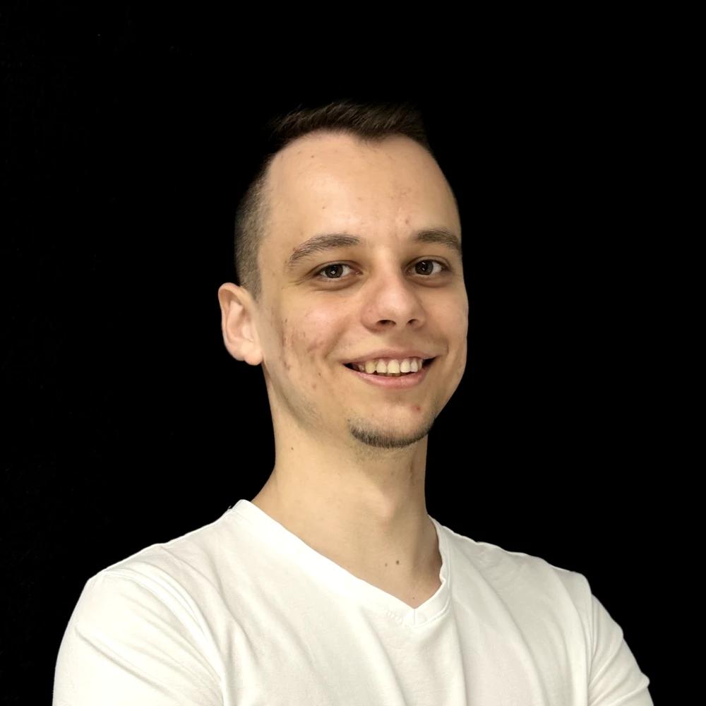 Portrait of Robert Klimant, co-founder of Roelu Studio