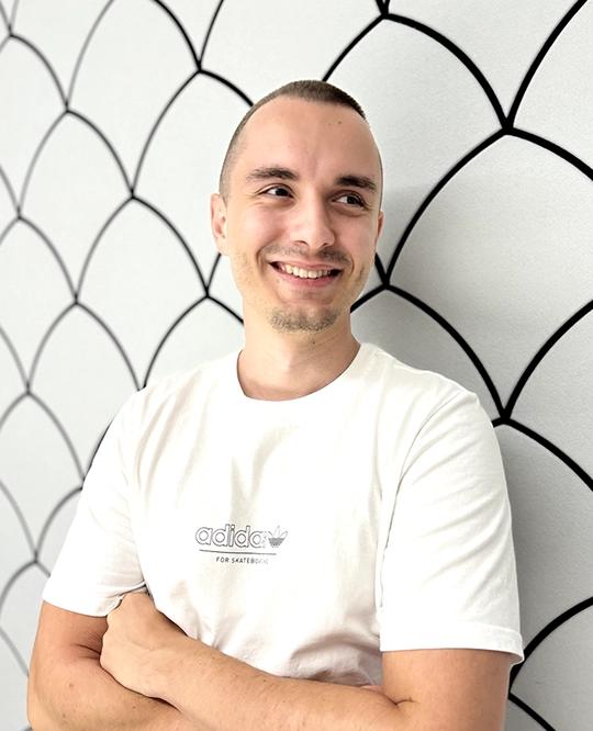 Portrait of Lukas Horvath, co-founder of Roelu Studio