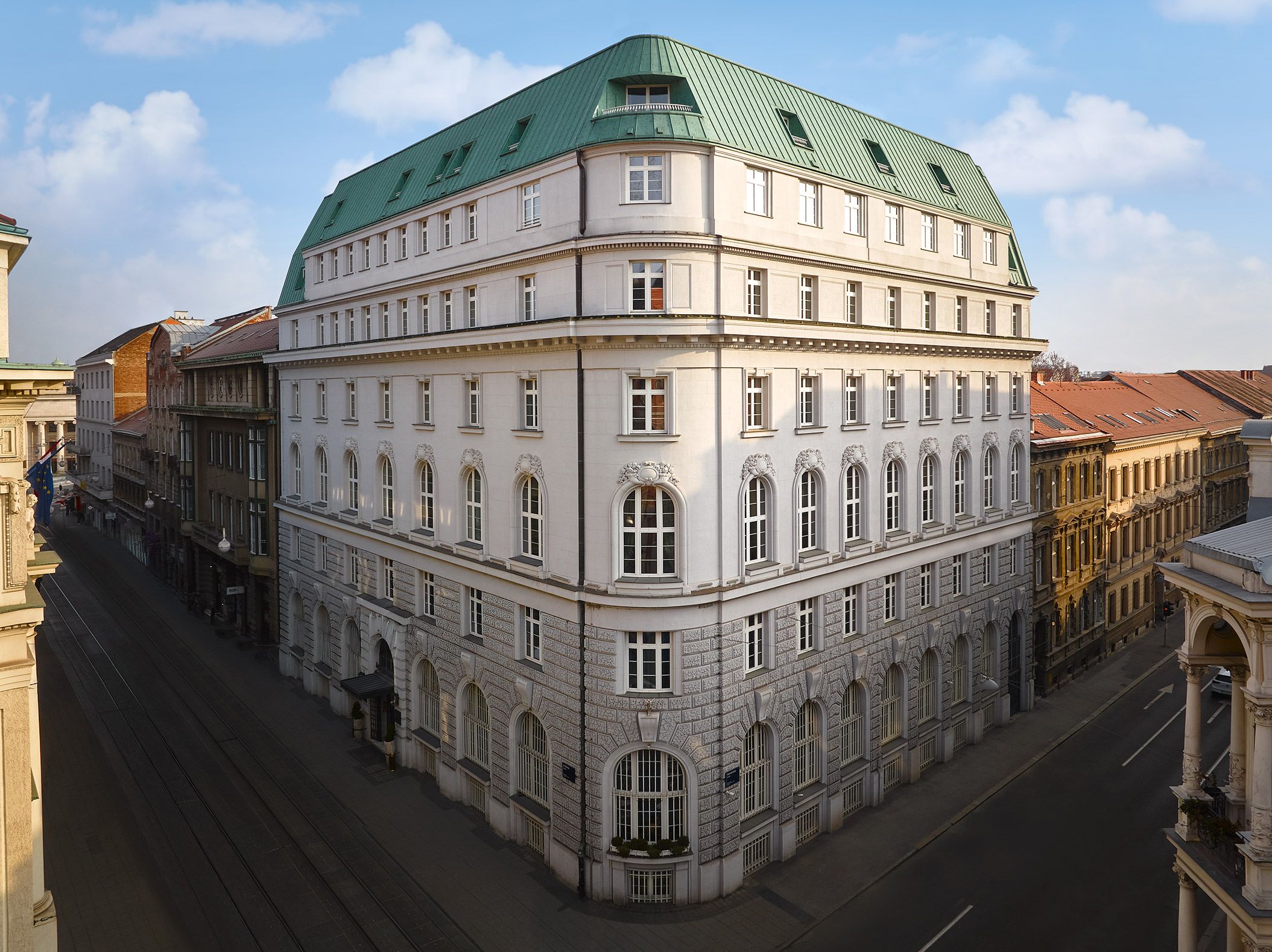 Hotel Capital
