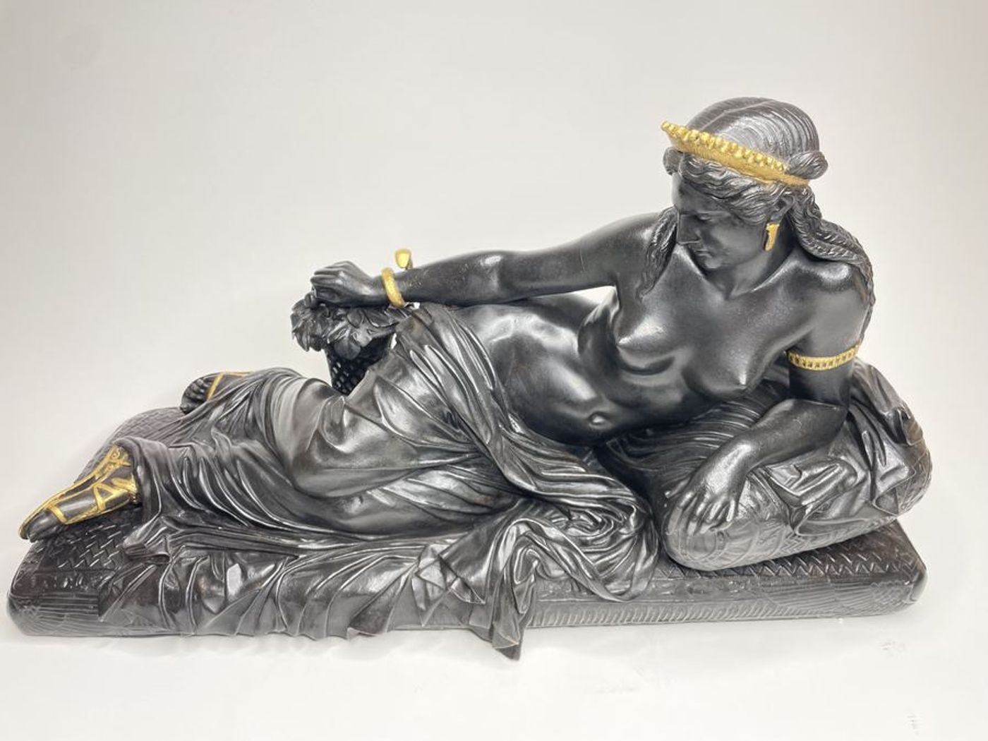 Cléopâtre Couchée