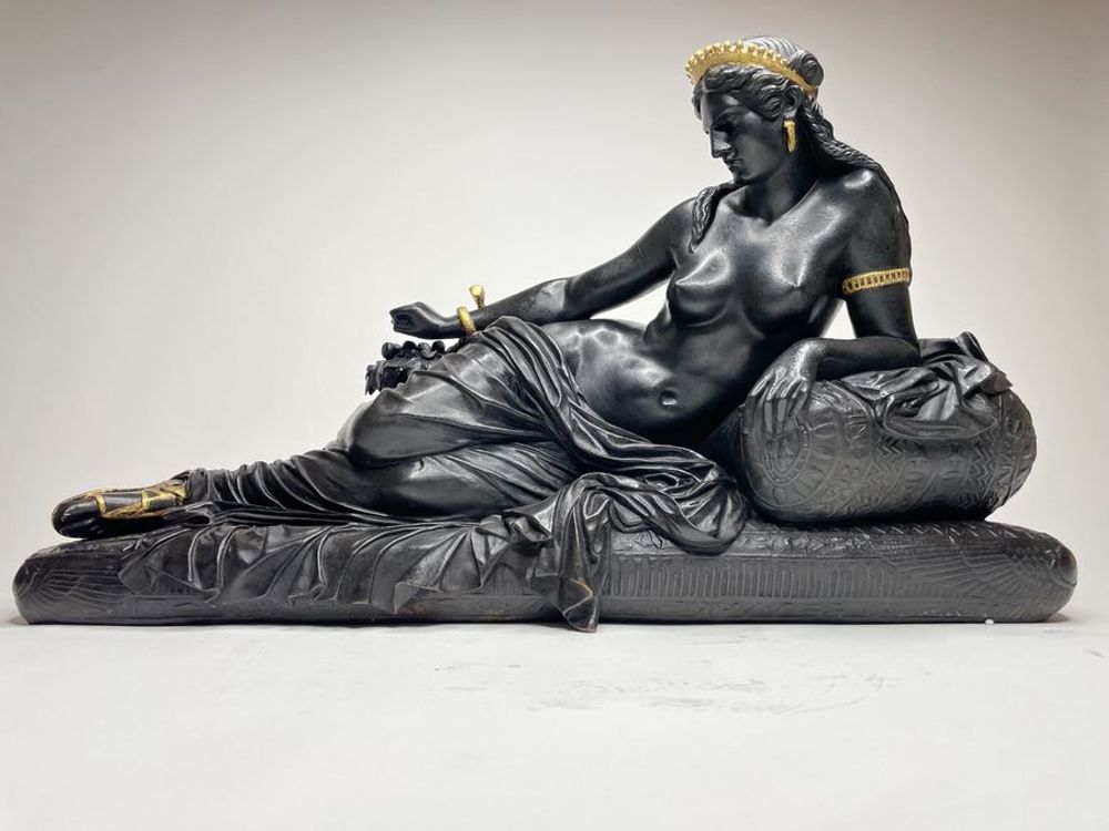 Cléopâtre Couchée