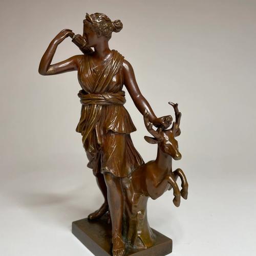 Diana of Versailles, view 3