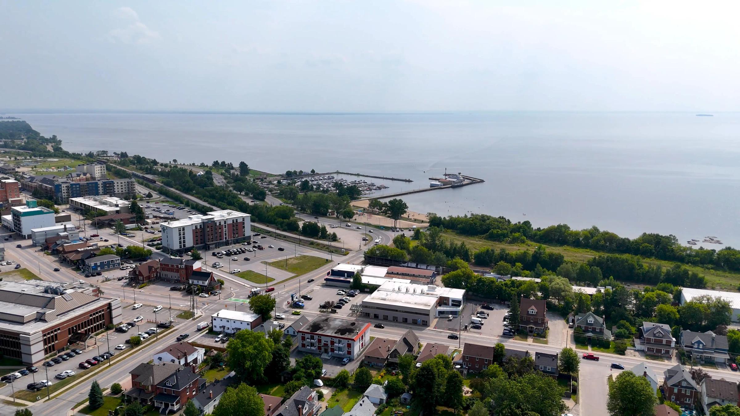 Aerial view of a Northern Ontario waterfront community.