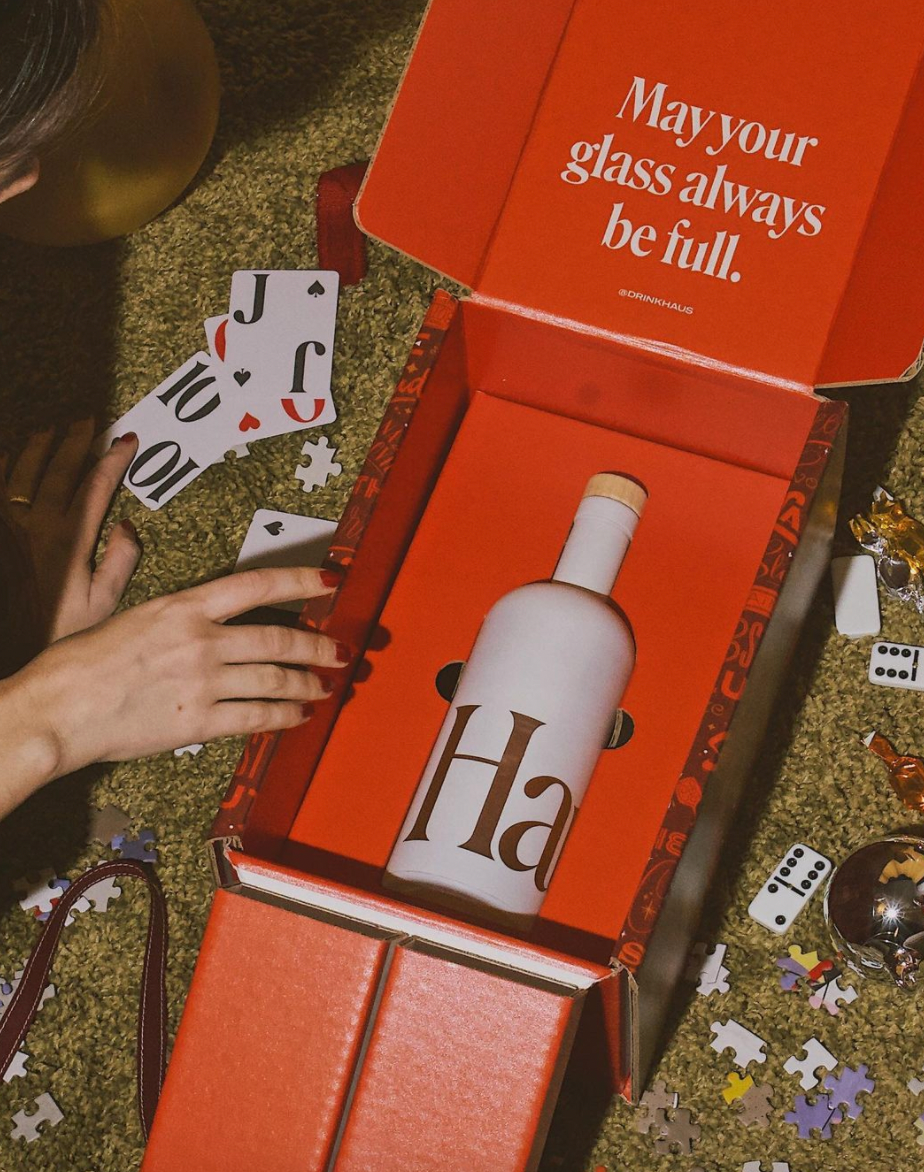 Haus box with wine bottle