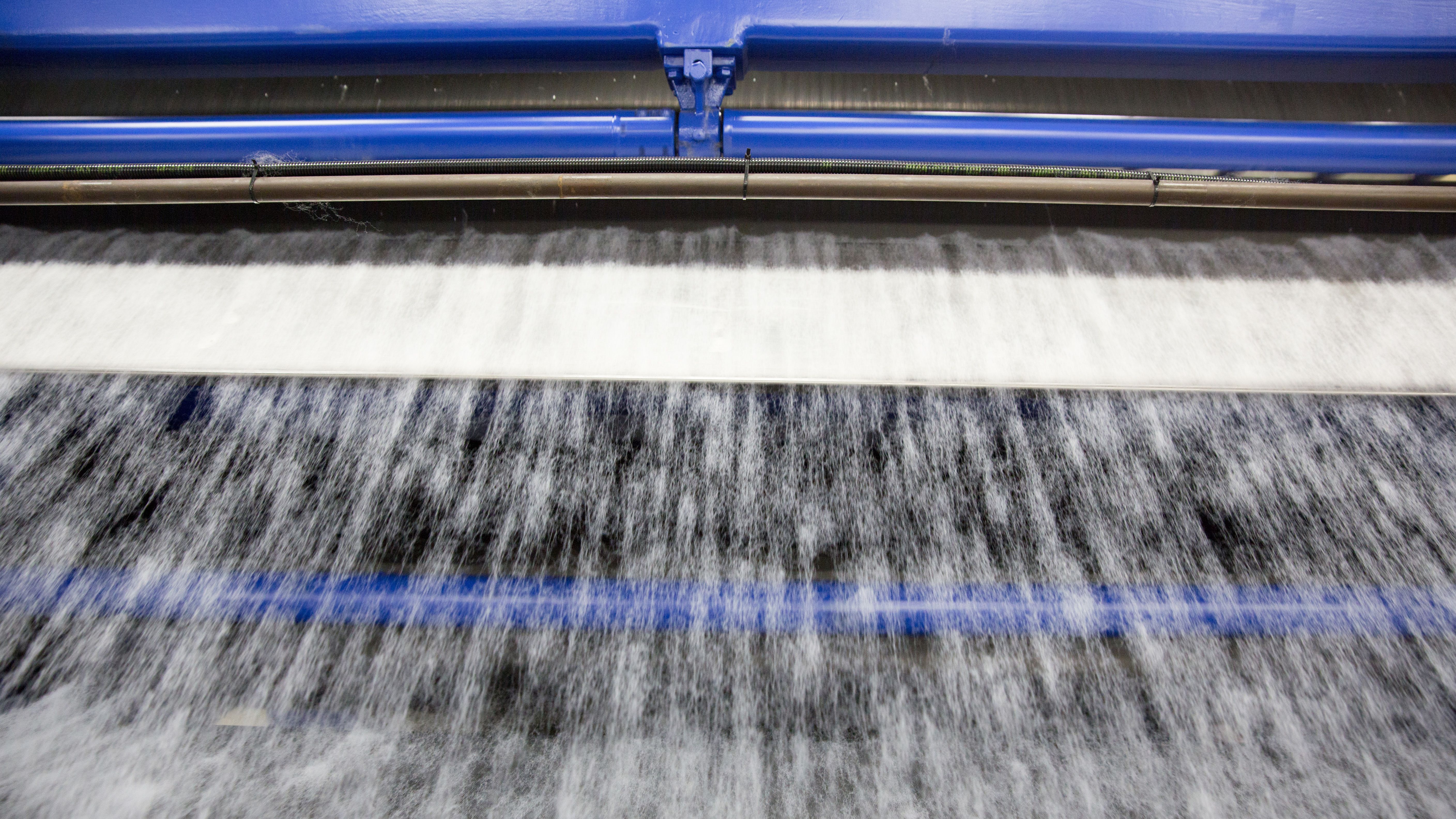 PET polyester fibres being layered into sheets during the De Vorm PET felt production process