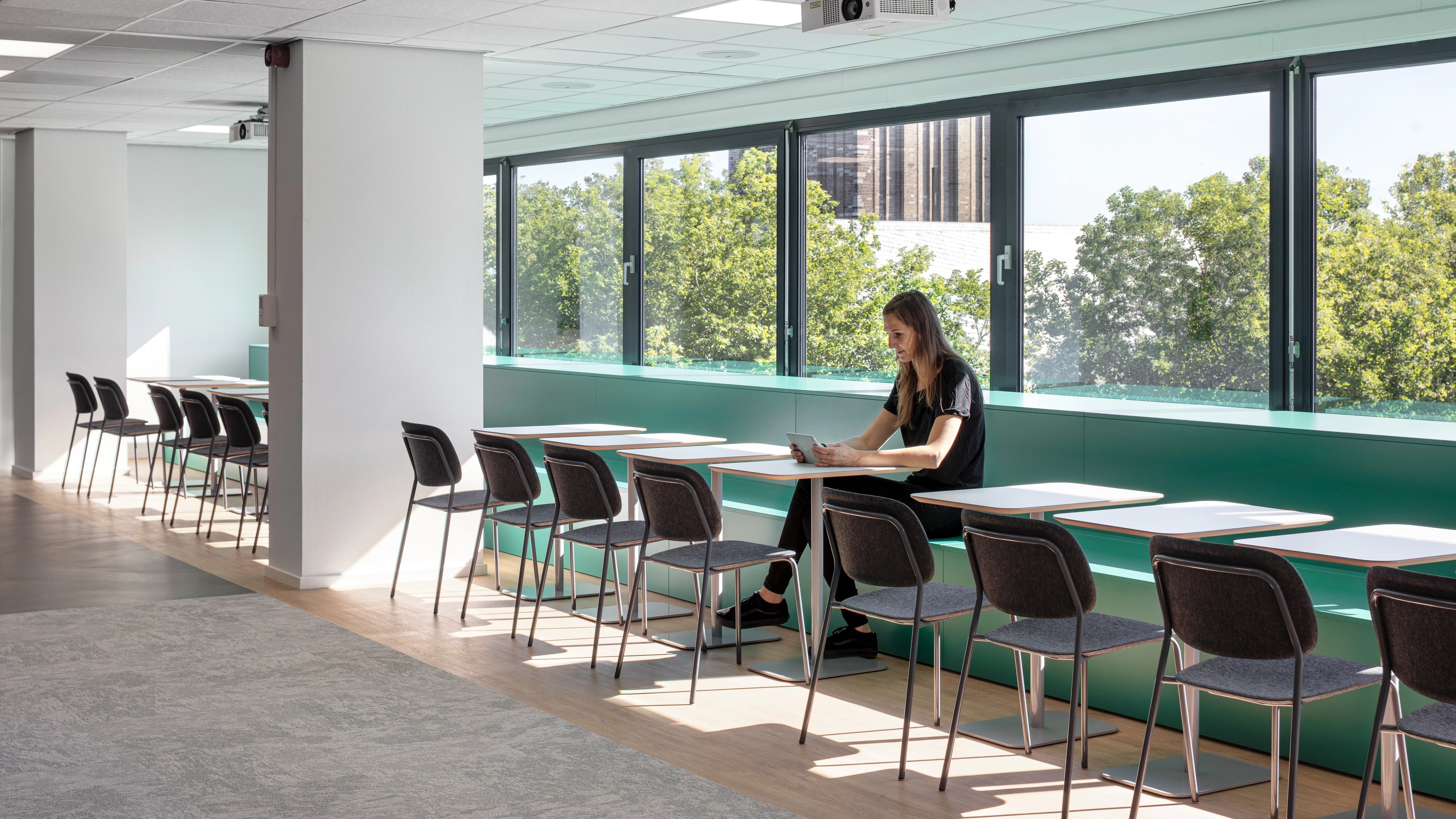 Open and sustainable workplace