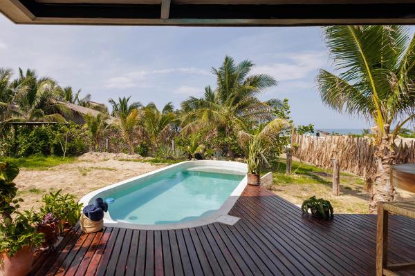 Private pool and wooden deck, El Puertecito