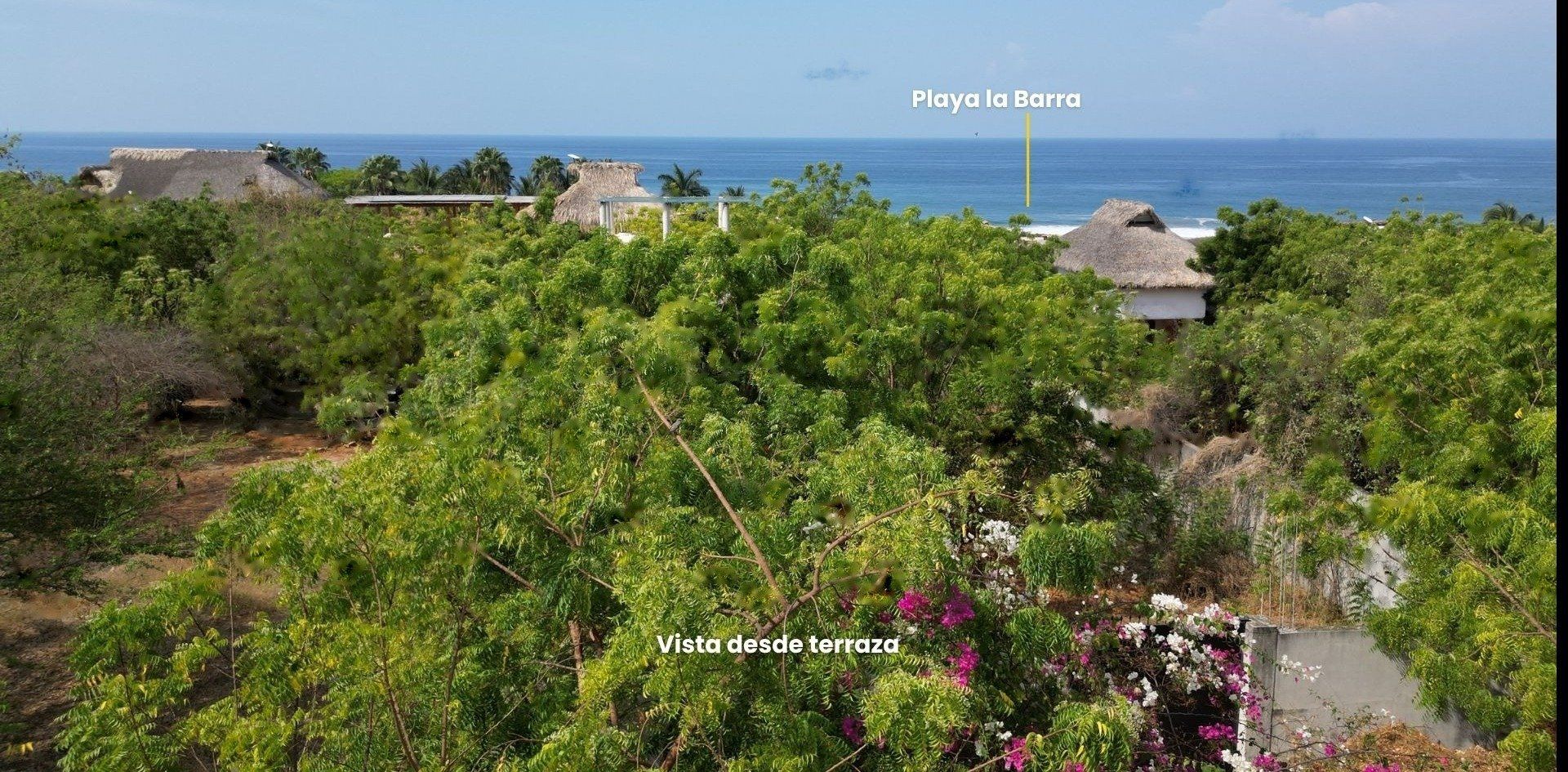 Vue vers Playa La Barra depuis le terrain, Barra de Colotepec