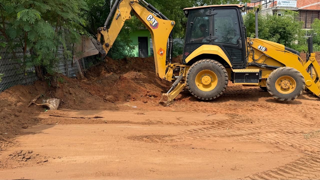 One Pacific, Rinconada: site preparation with a backhoe loader, October 2026