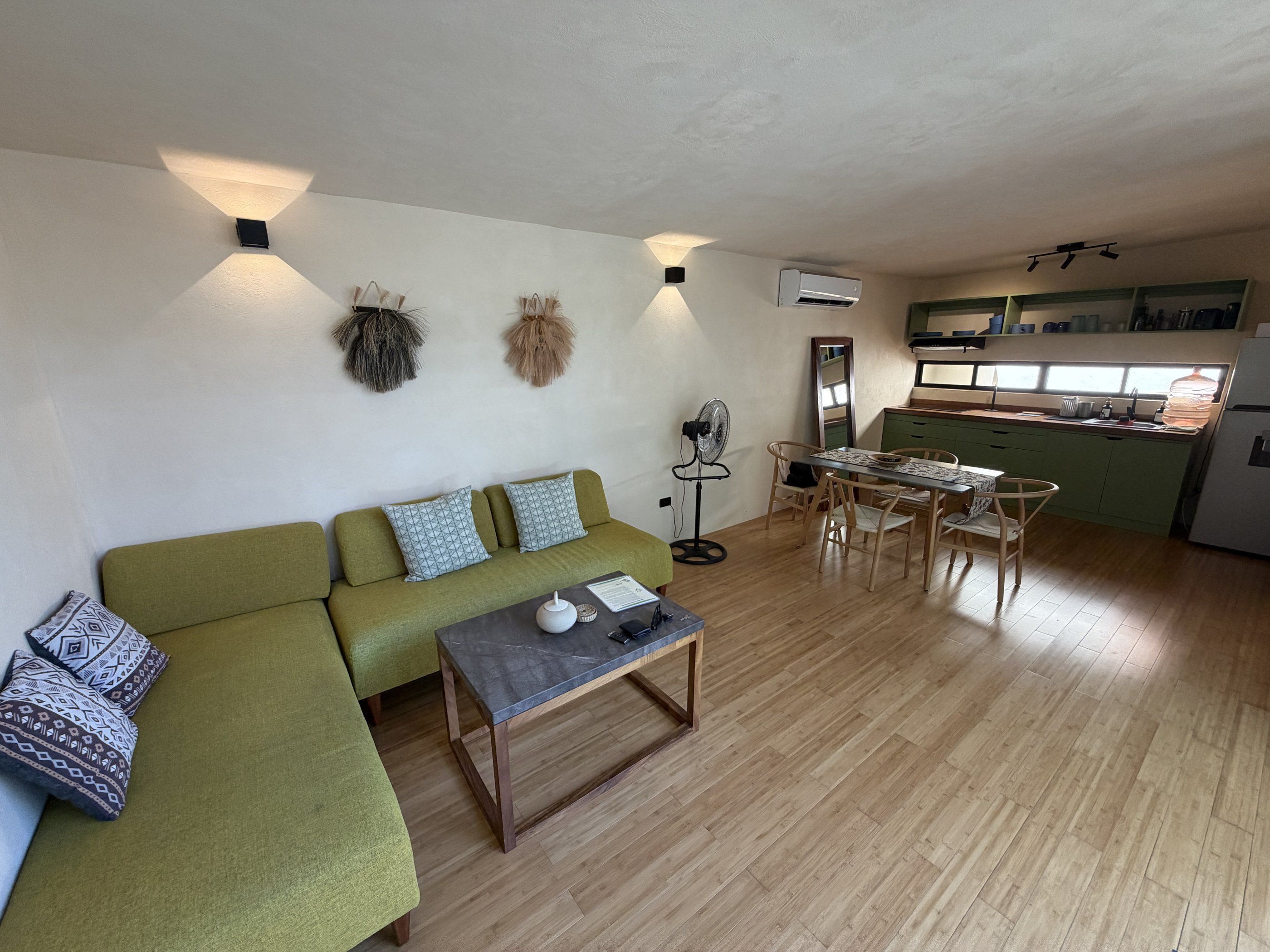 Séjour, salle à manger et cuisine ouverts, Casa Yag, La Punta Zicatela
