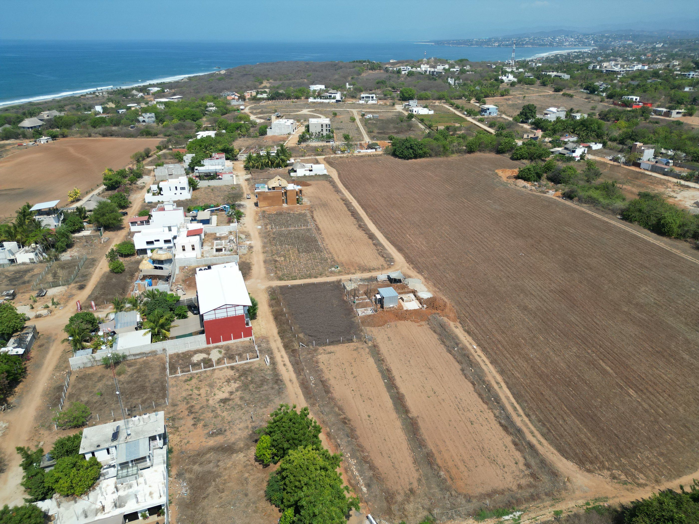 Vista aérea de los lotes hacia la costa, Barra de Colotepec