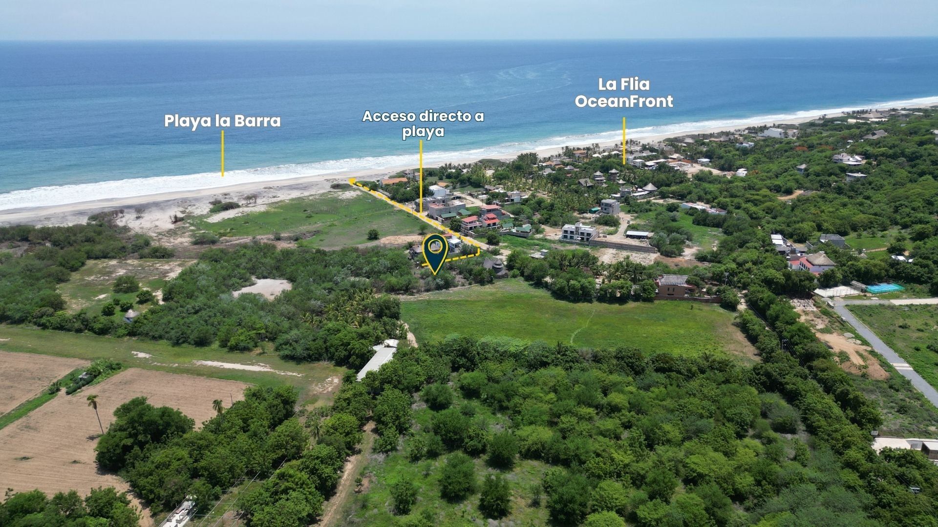 Vista aérea de la ubicación del terreno y Playa La Barra, Barra de Colotepec