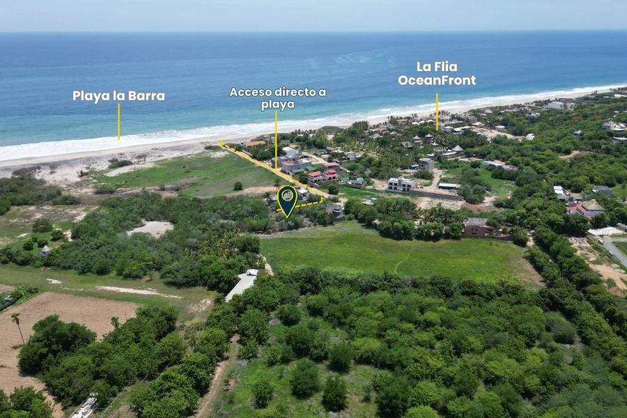 Vista aérea de la ubicación del terreno y Playa La Barra, Barra de Colotepec