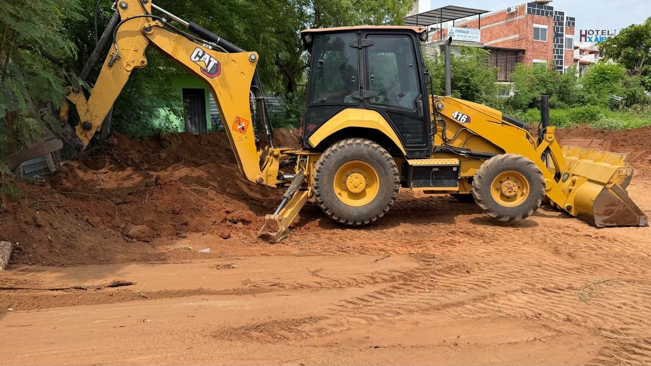 One Pacific, Rinconada: backhoe clearing and levelling the site at the start of works, October 2026