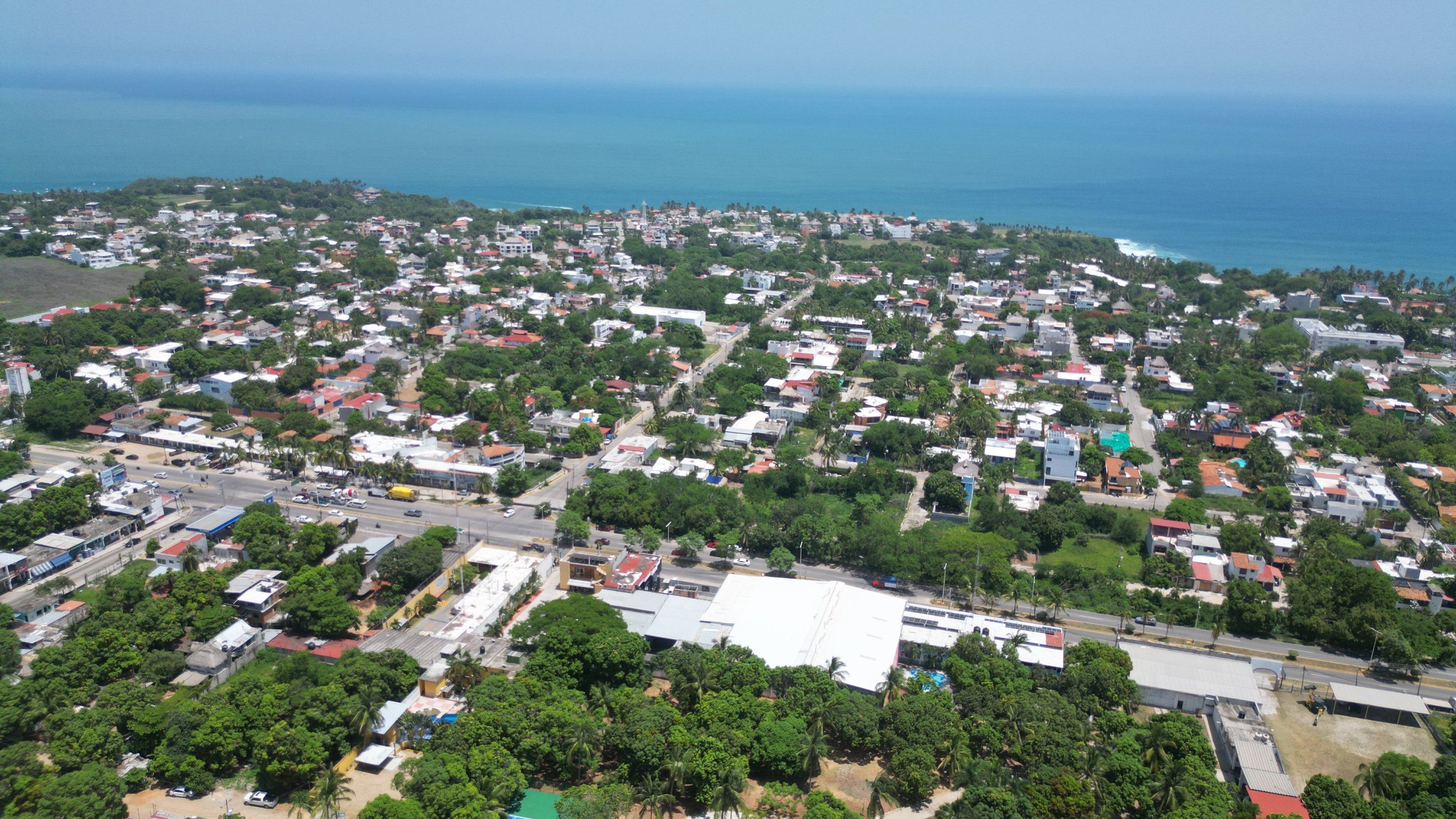 Vista aérea de la colonia Bacocho hacia el mar
