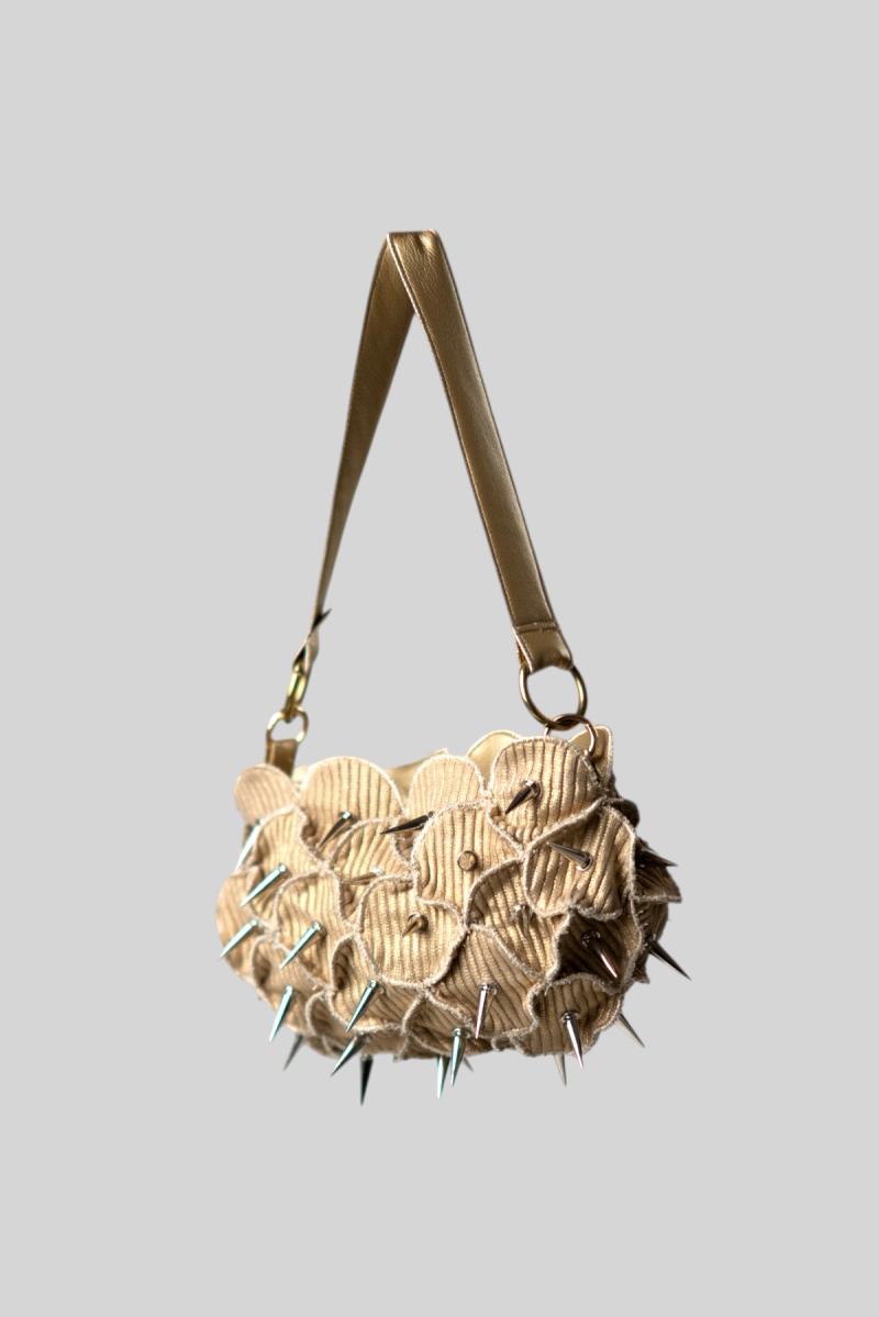 Bag 06 - gold spikes