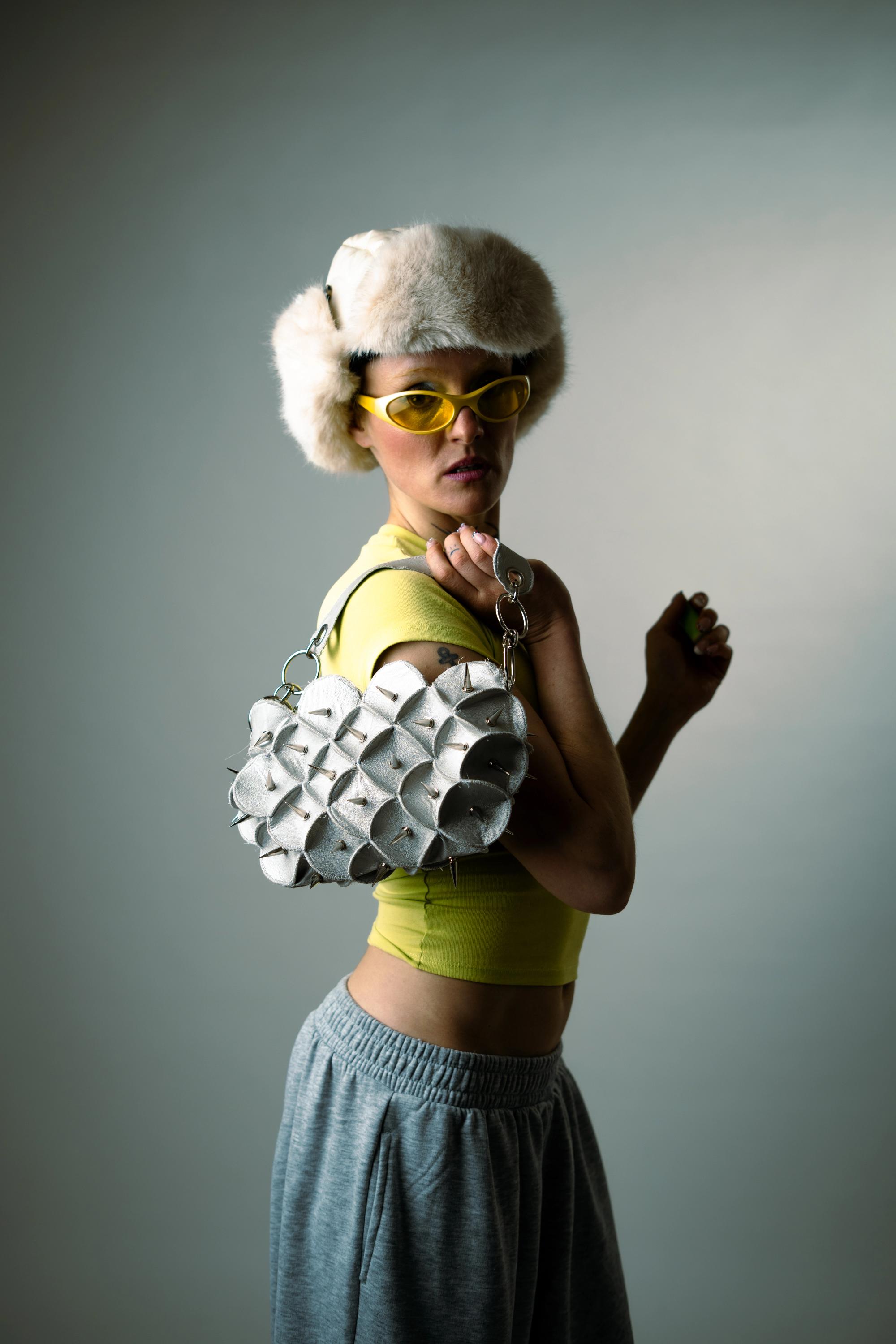 Bag 10 - silver spikes
