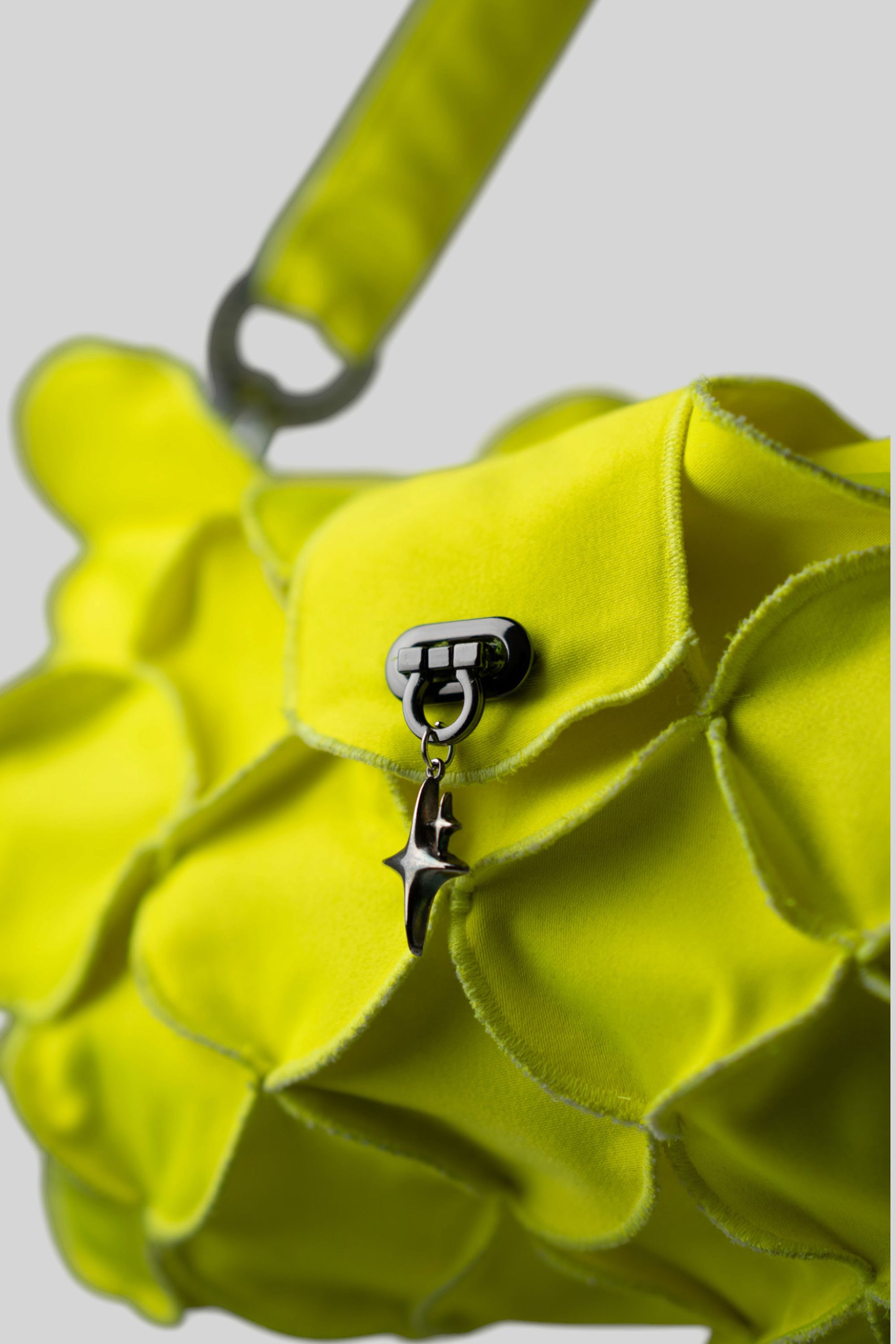 Bag 05 - lime