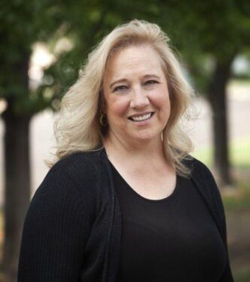 Portrait of Rhonda Steinkirchner, Office Manager at Active Insurance Solutions