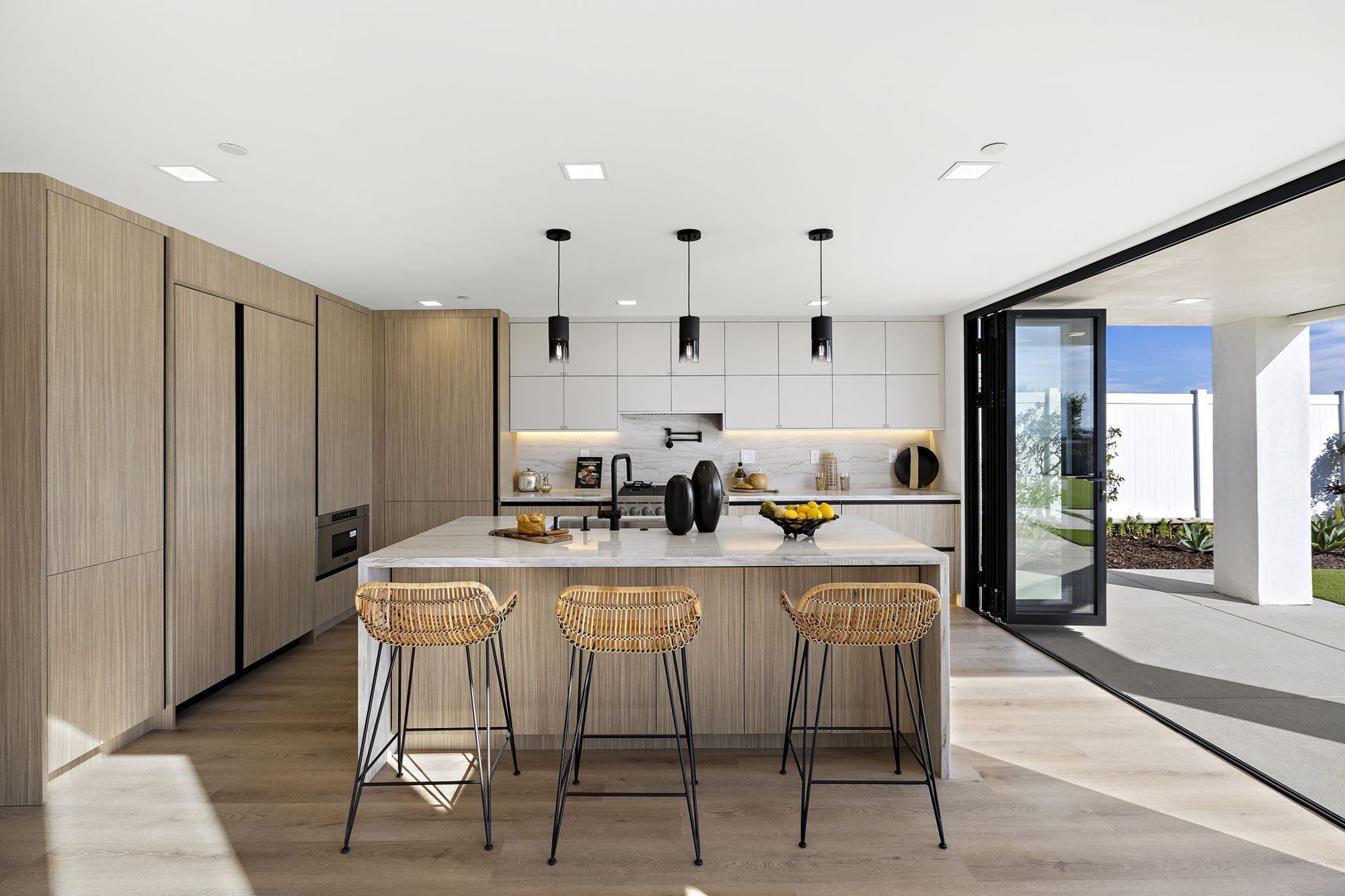 Modern family home staged by May Home Design in Laguna Niguel, photo 6