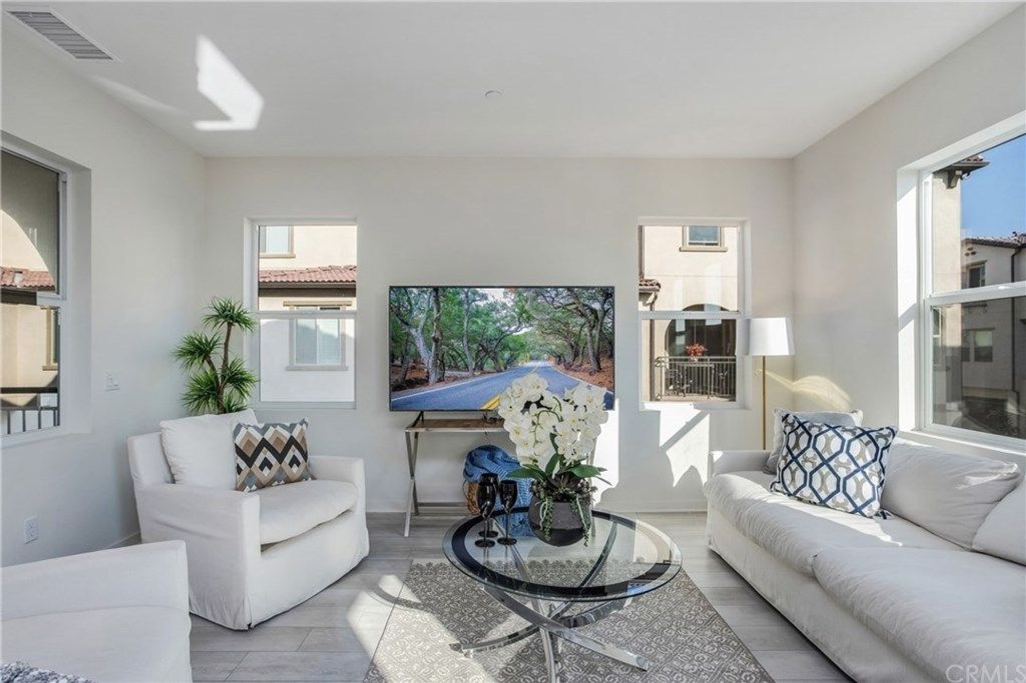 Modern condo staged by May Home Design in Foothill Ranch, photo 6
