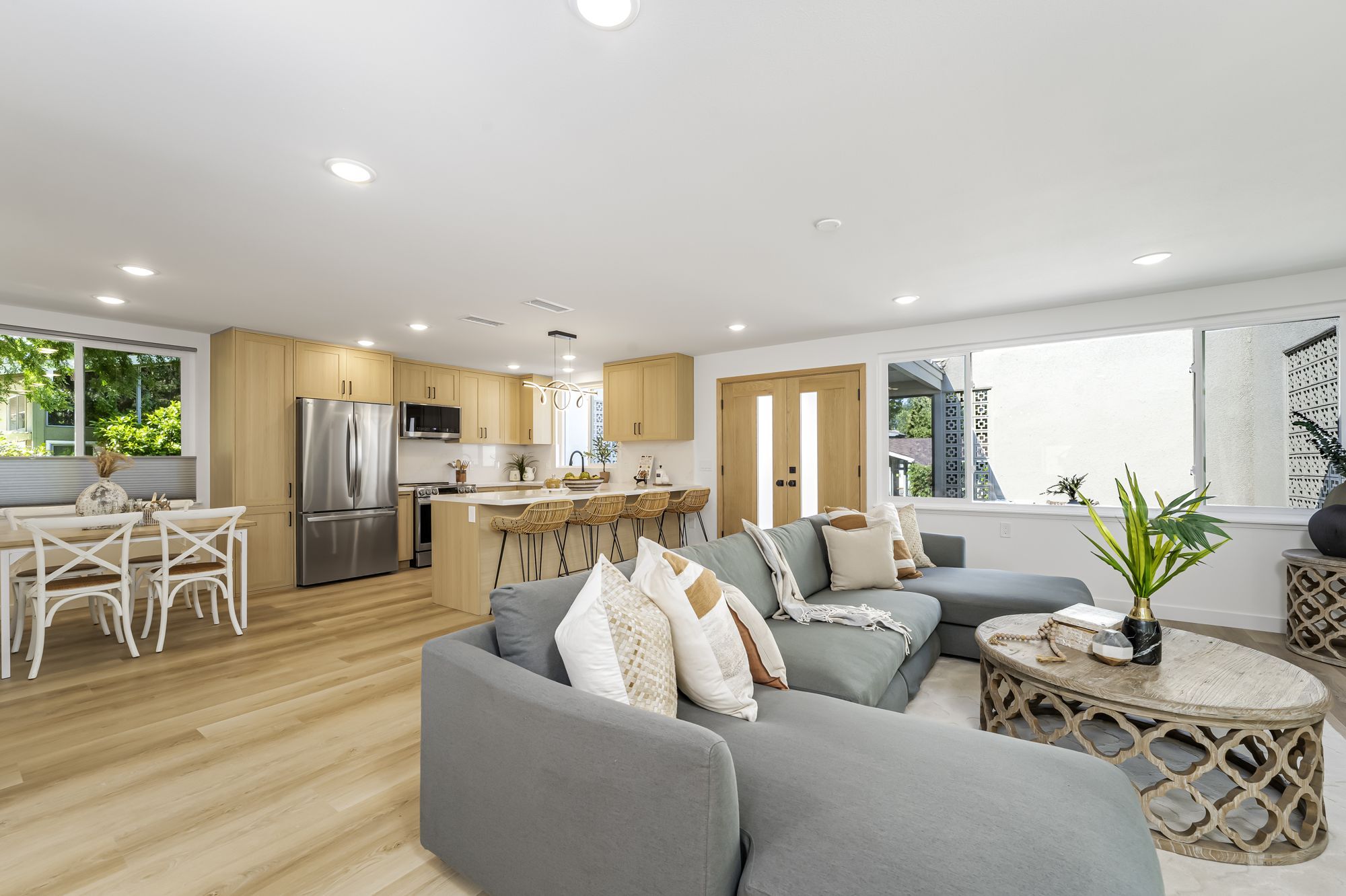 Contemporary condo staged by May Home Design in Laguna Woods, photo 8