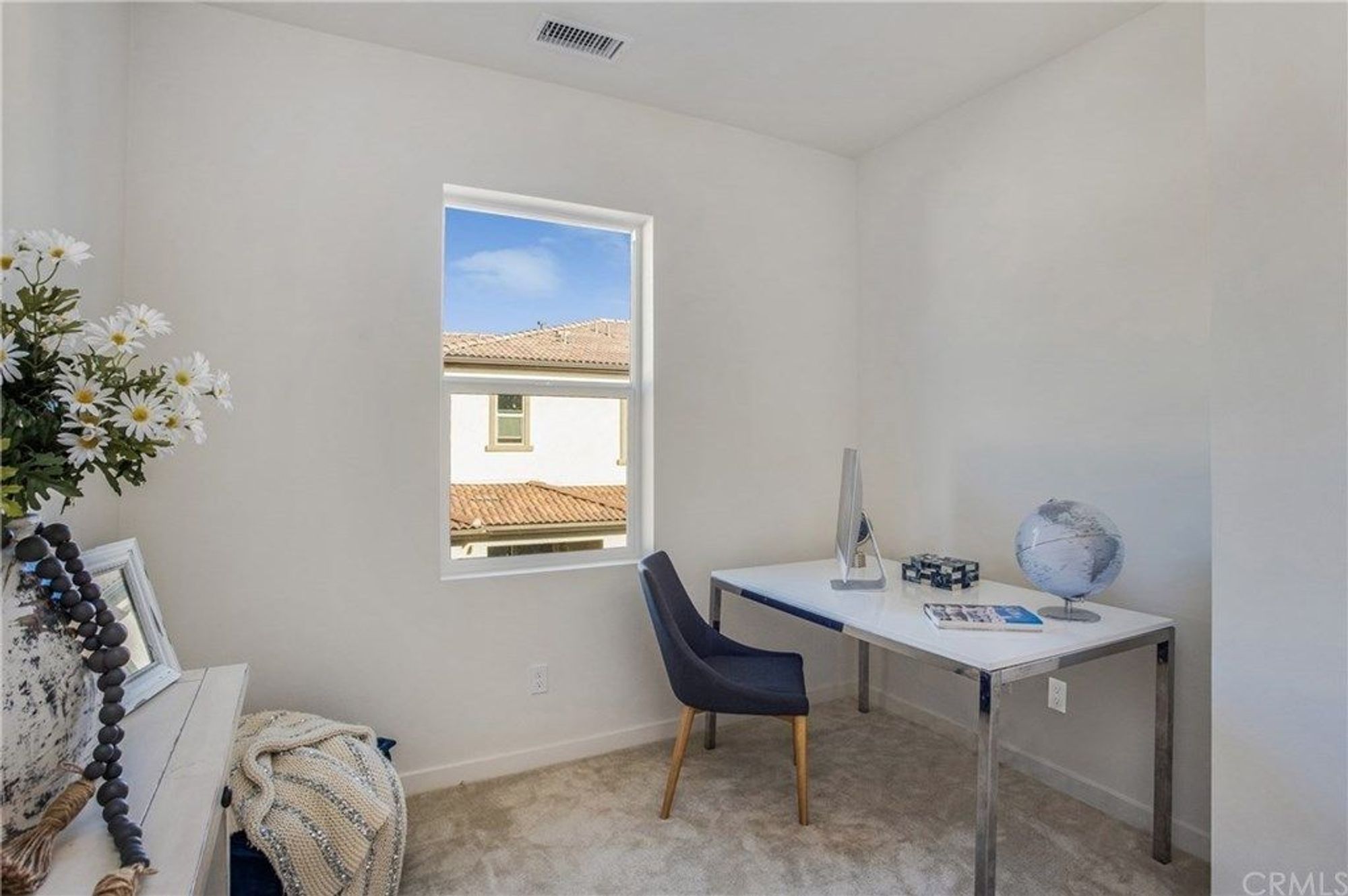 Modern condo staged by May Home Design in Foothill Ranch, photo 4