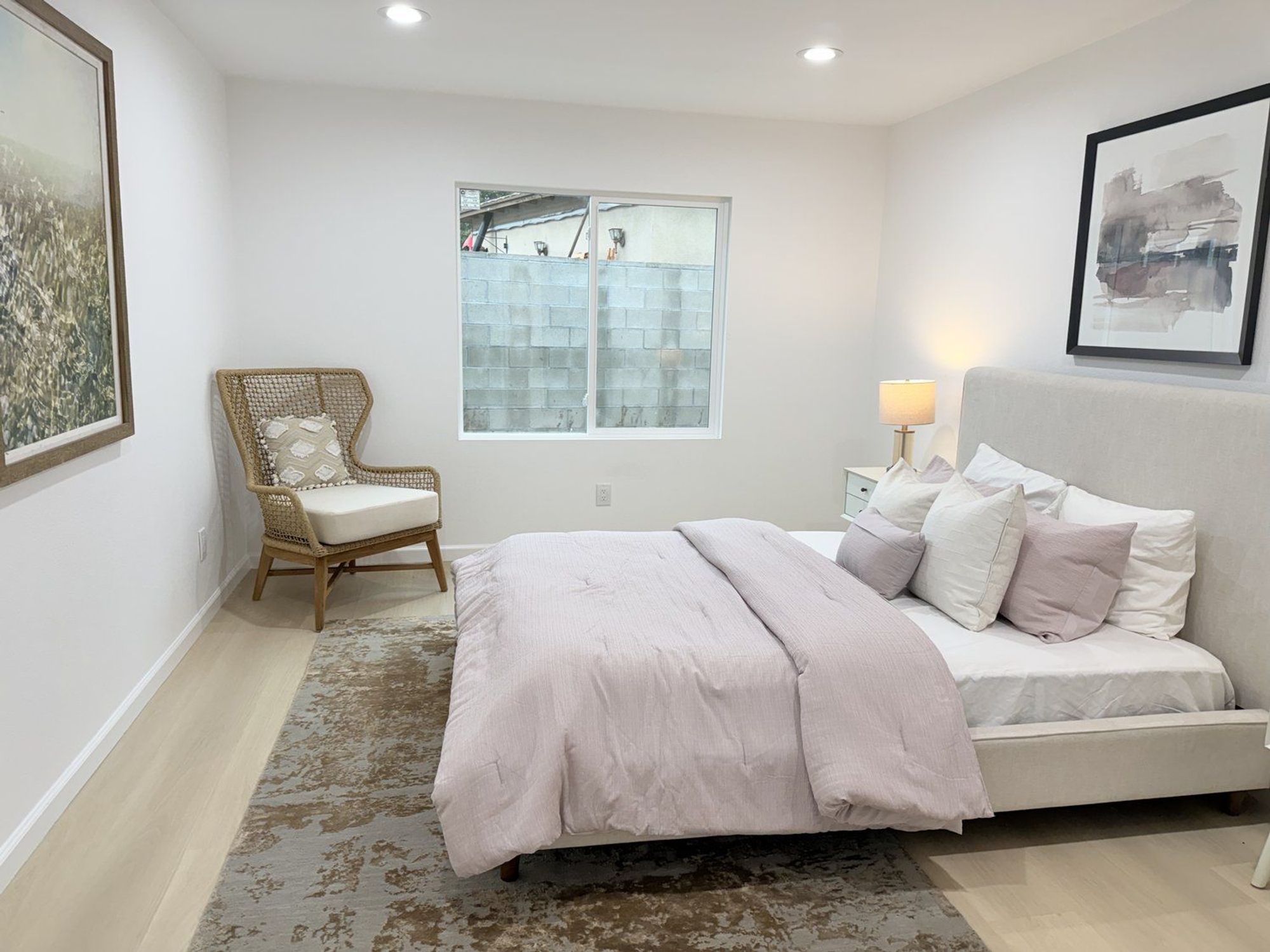 Contemporary family home staged by May Home Design in Lakewood, photo 15