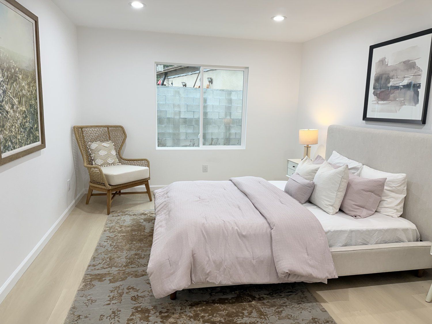 Contemporary family home staged by May Home Design in Lakewood, photo 15