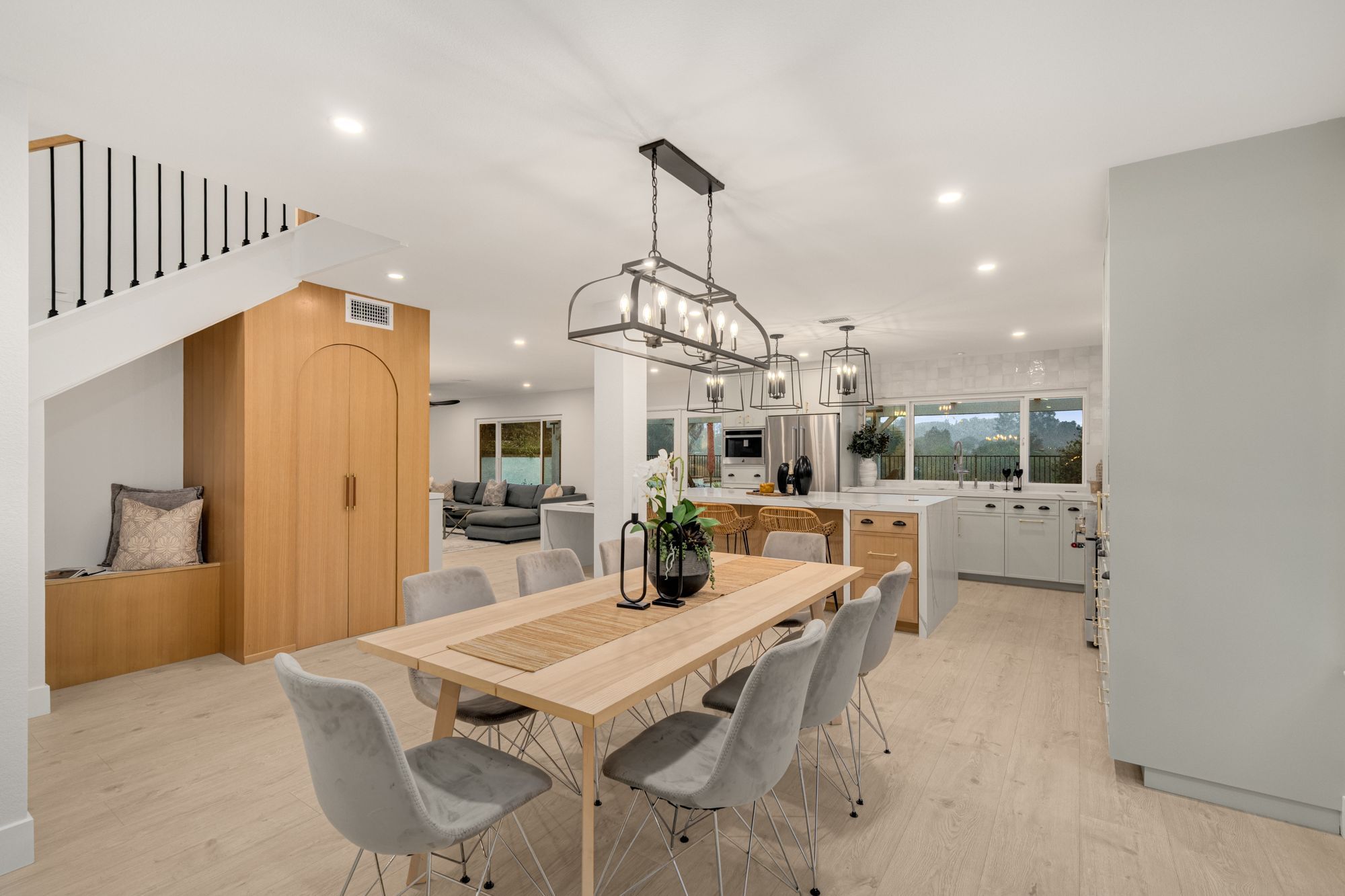Contemporary family home staged by May Home Design in Mission Viejo, photo 3