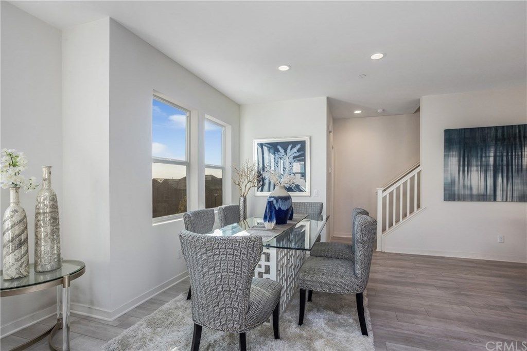 Modern condo staged by May Home Design in Foothill Ranch, photo 7