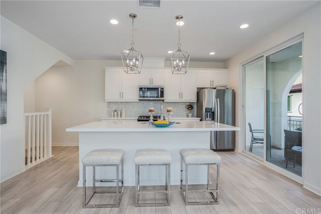 Modern condo staged by May Home Design in Foothill Ranch, photo 1