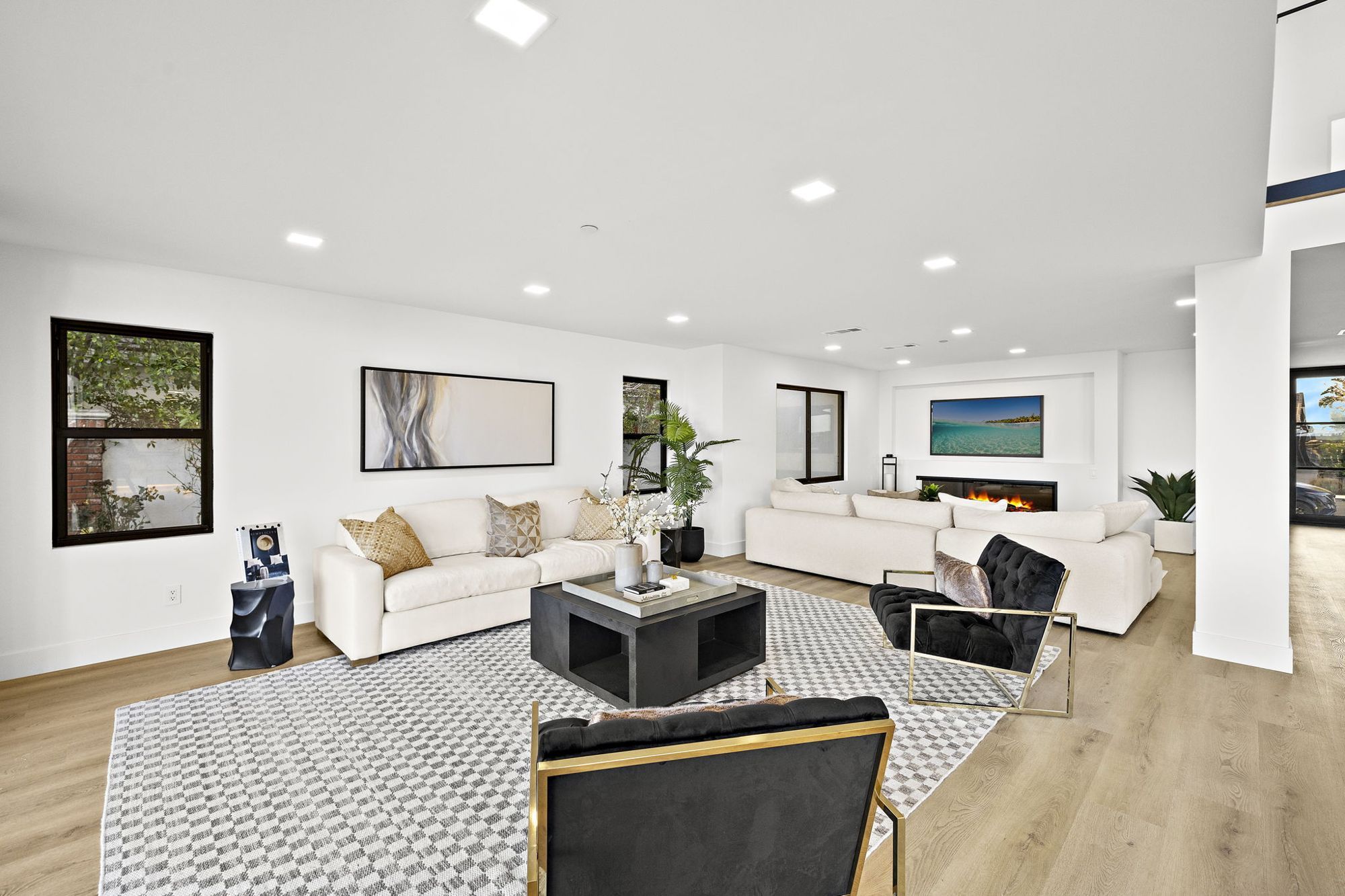 Modern family home staged by May Home Design in Laguna Niguel, photo 5