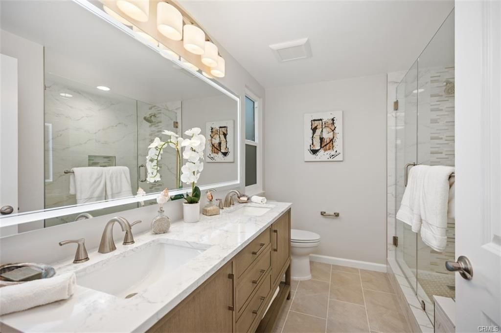 Condo staged by May Home Design in Orange County, photo 6