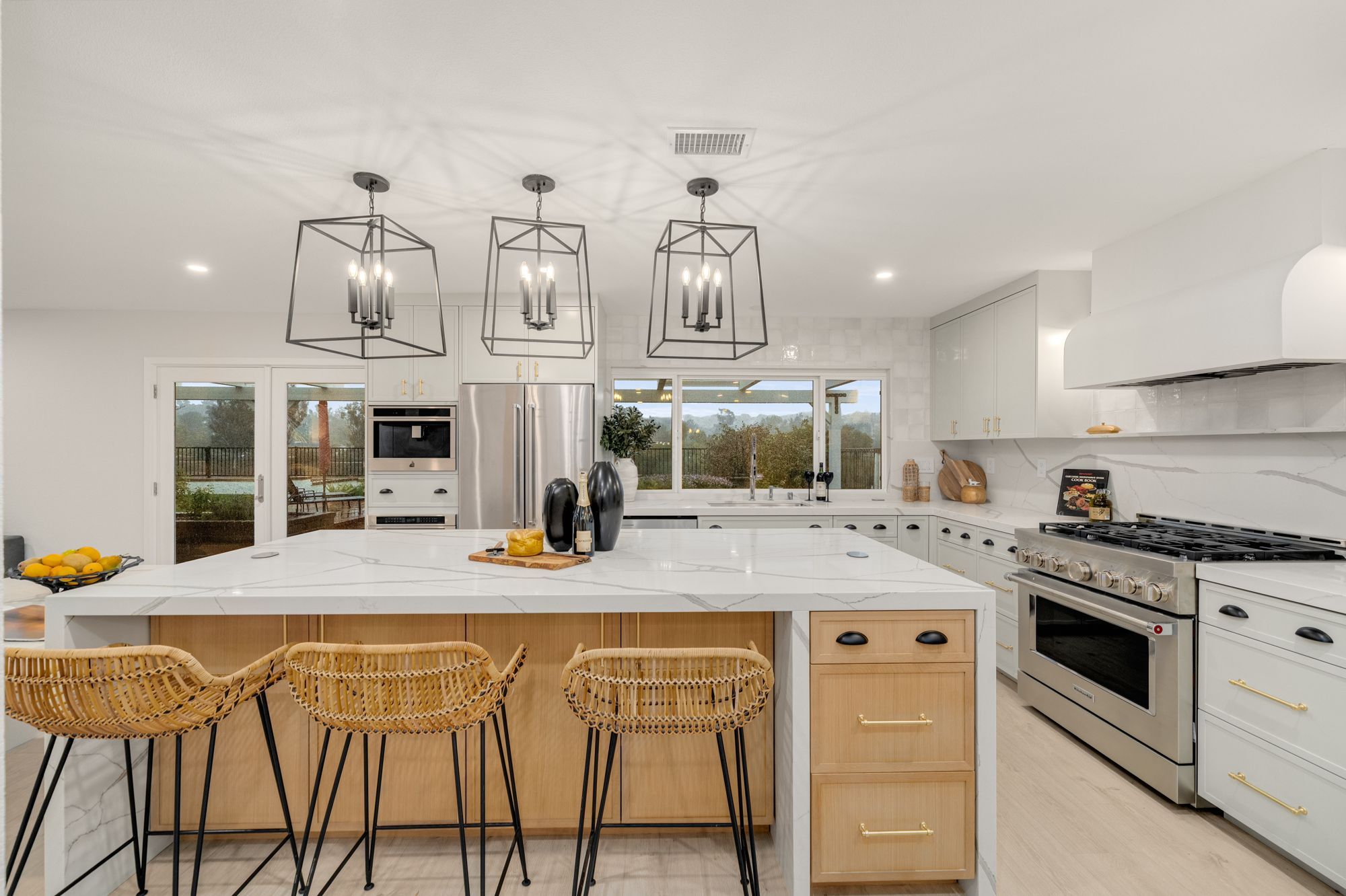 Contemporary family home staged by May Home Design in Mission Viejo, photo 4