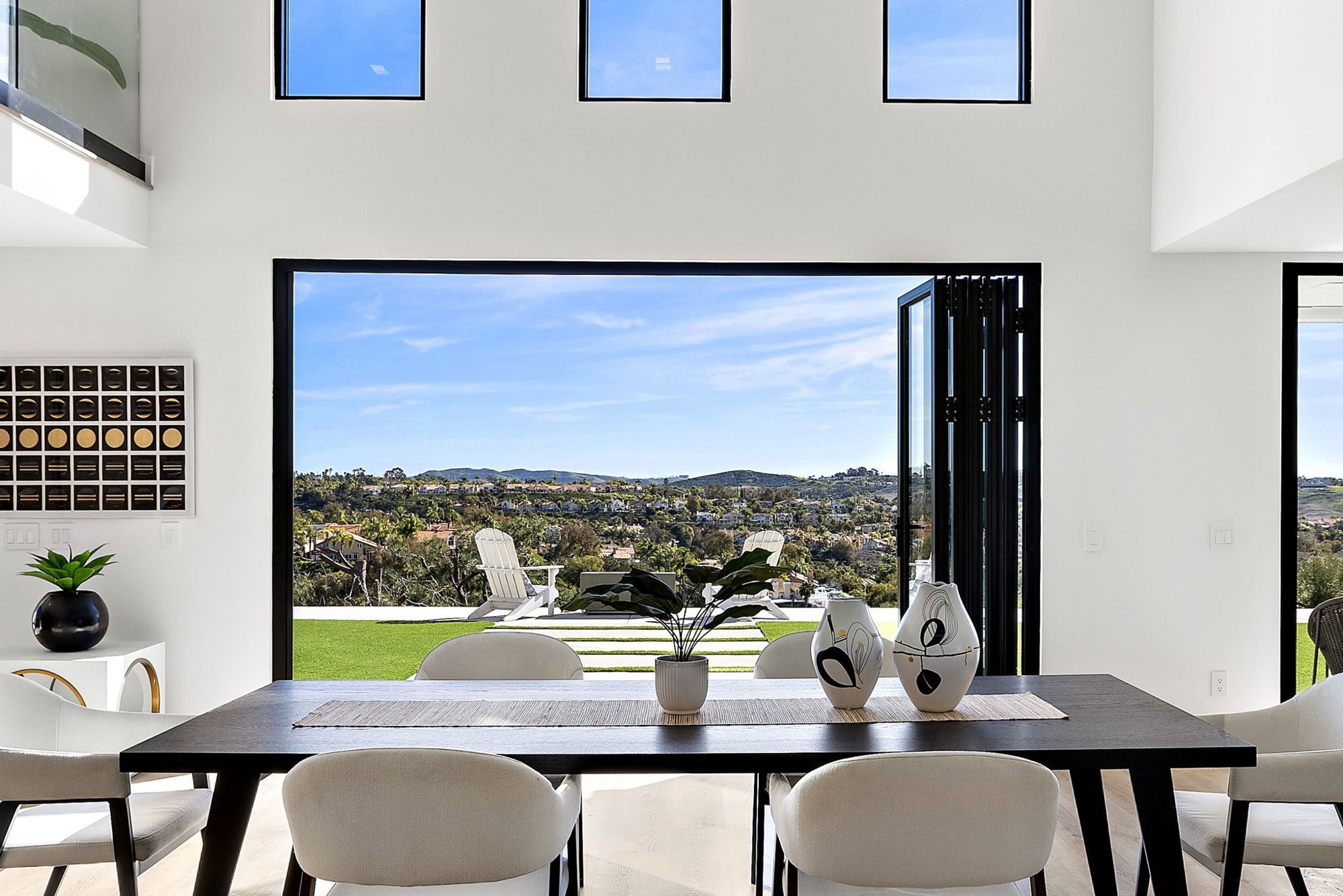 Modern family home staged by May Home Design in Laguna Niguel, photo 12
