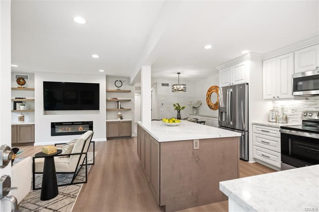 Condo staged by May Home Design in Orange County, photo 7