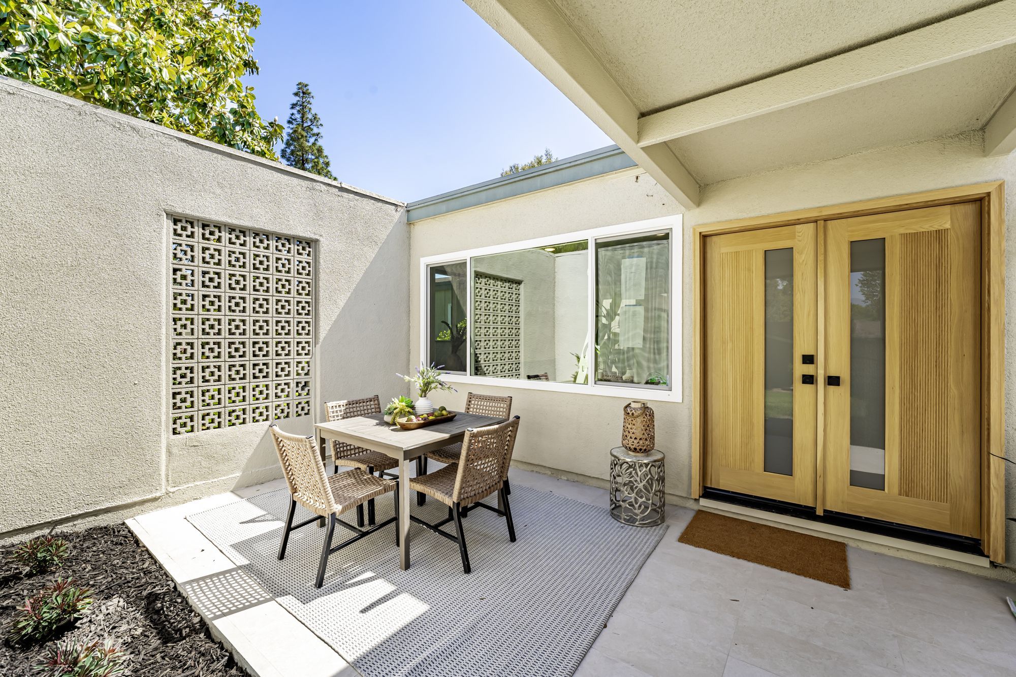 Contemporary condo staged by May Home Design in Laguna Woods, photo 6