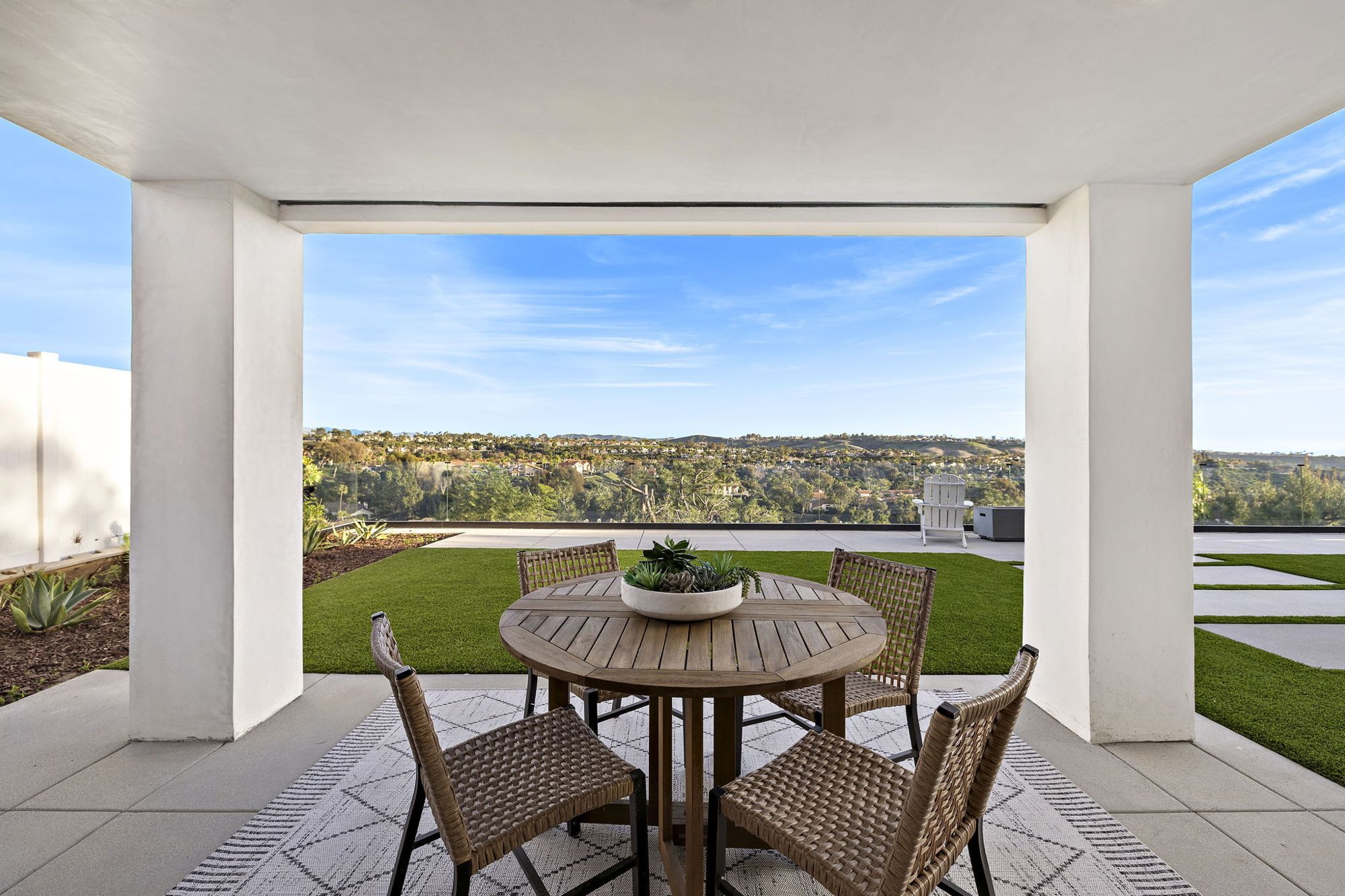 Modern family home staged by May Home Design in Laguna Niguel, photo 2