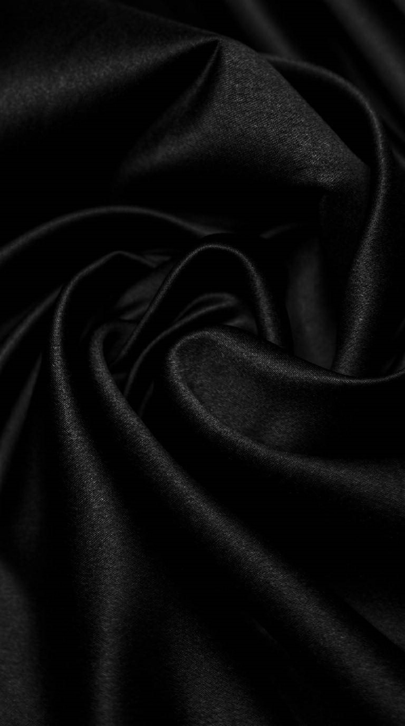 Jet Black Duchess - Image 2