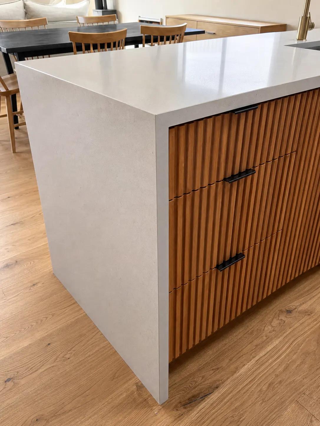 kitchen sink table