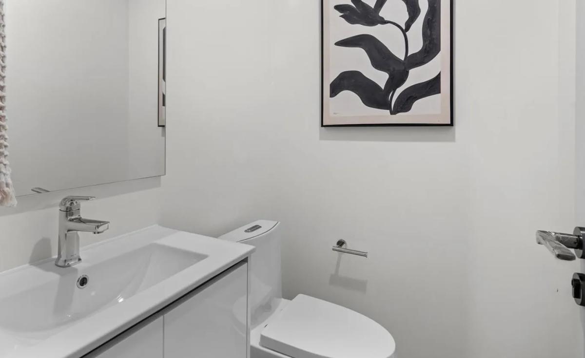 bathroom photo 3