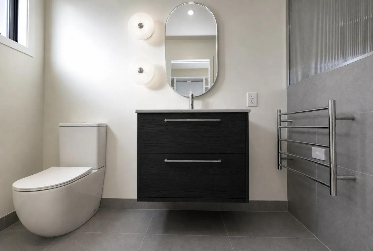 bathroom photo 3