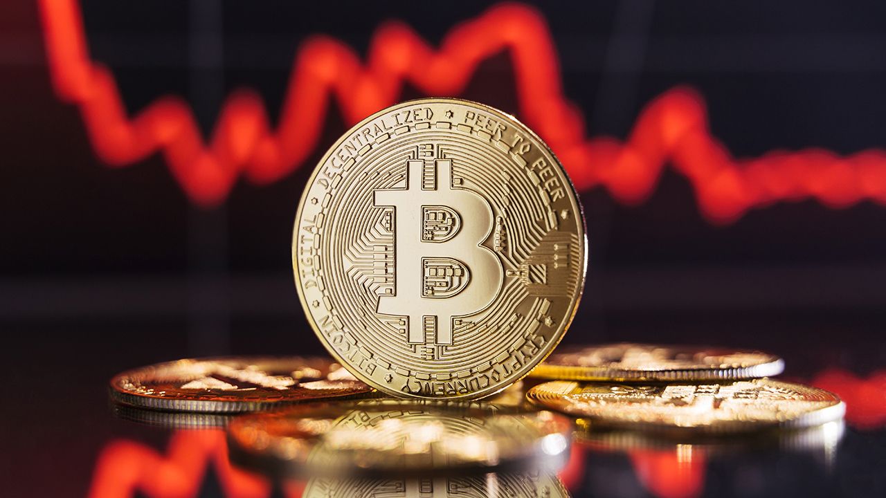 Bitcoin faller i samband med marknadsoron